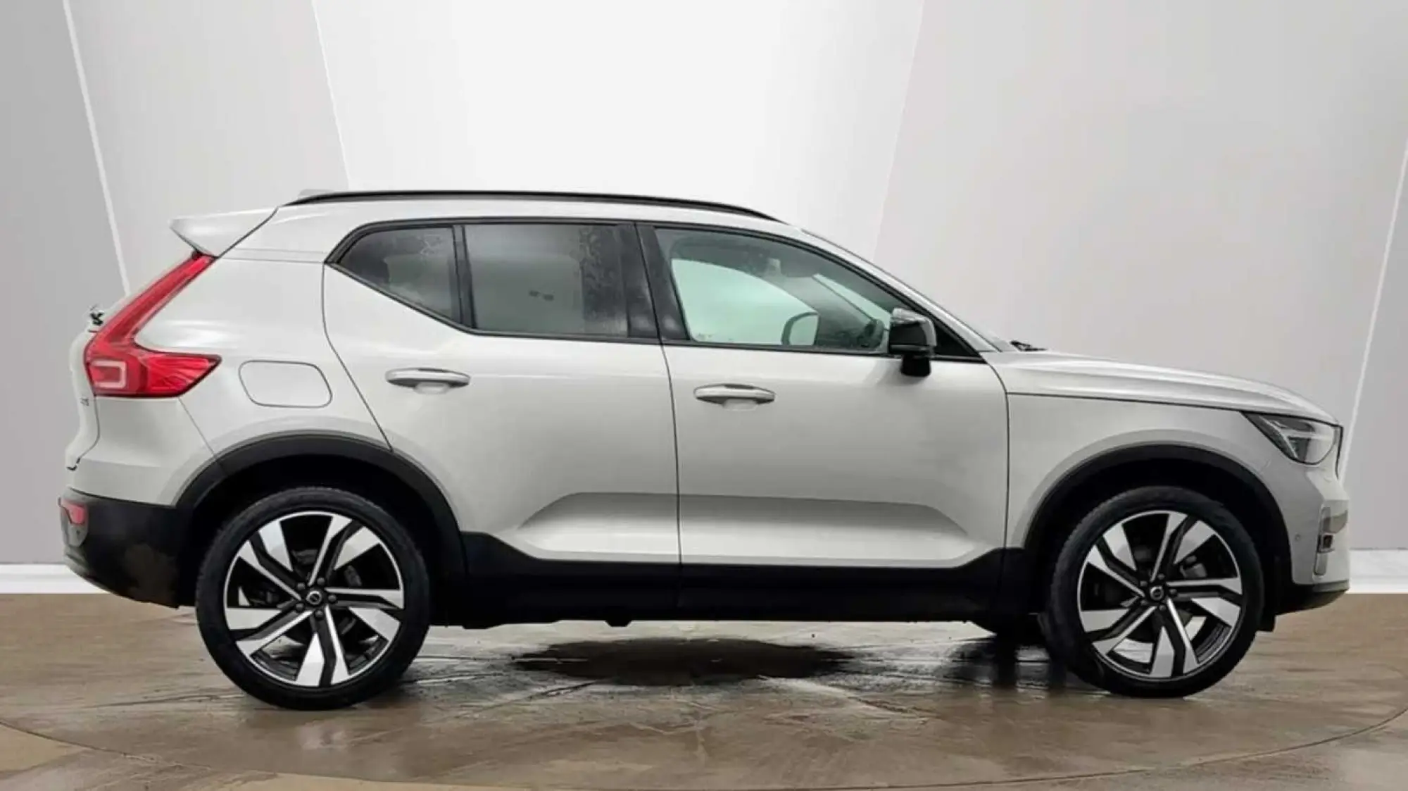 Volvo XC40 Image 2