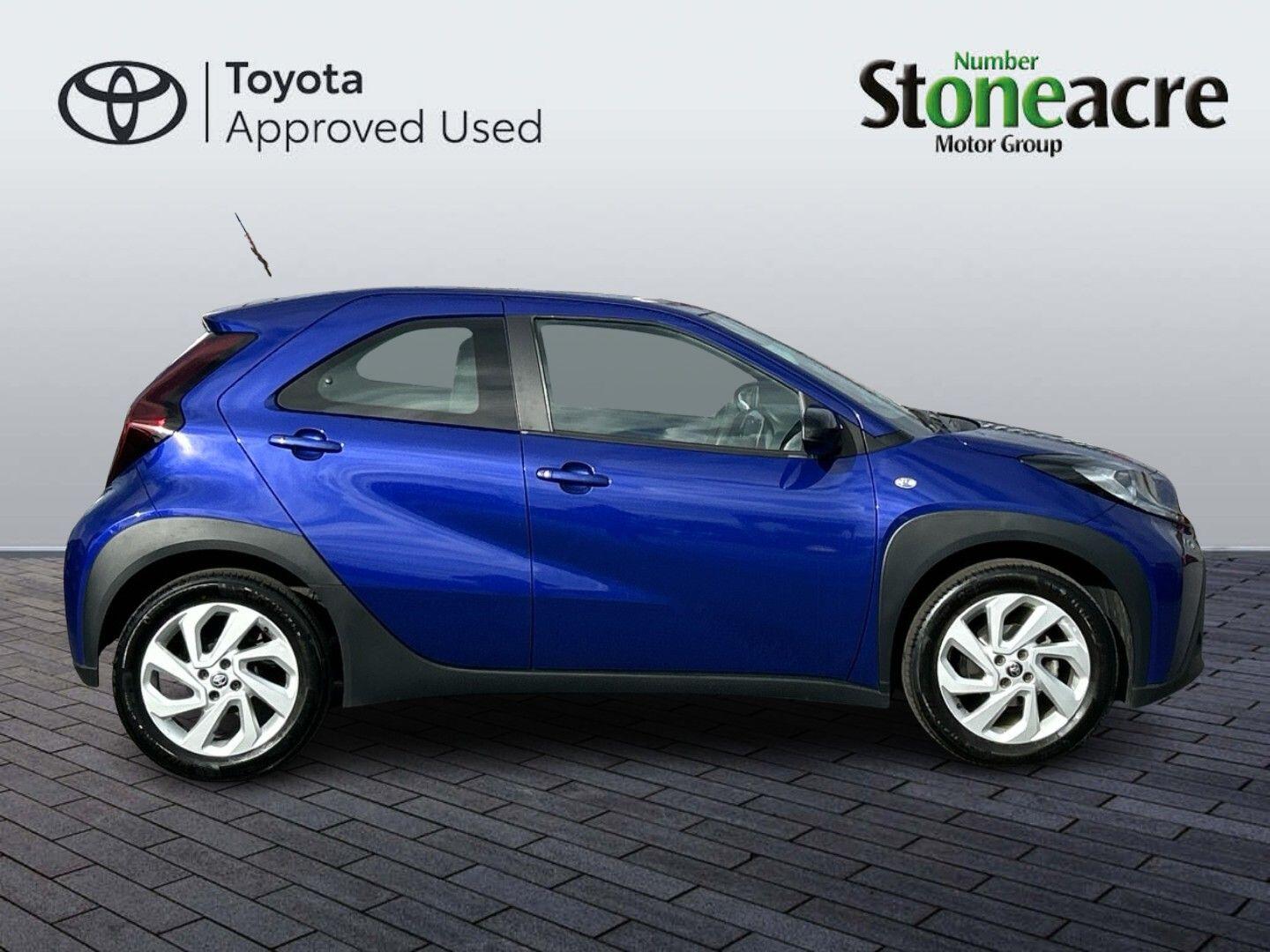 Toyota Aygo X 1.0 VVT-i Pure 5dr Auto NG73WLB Image 2