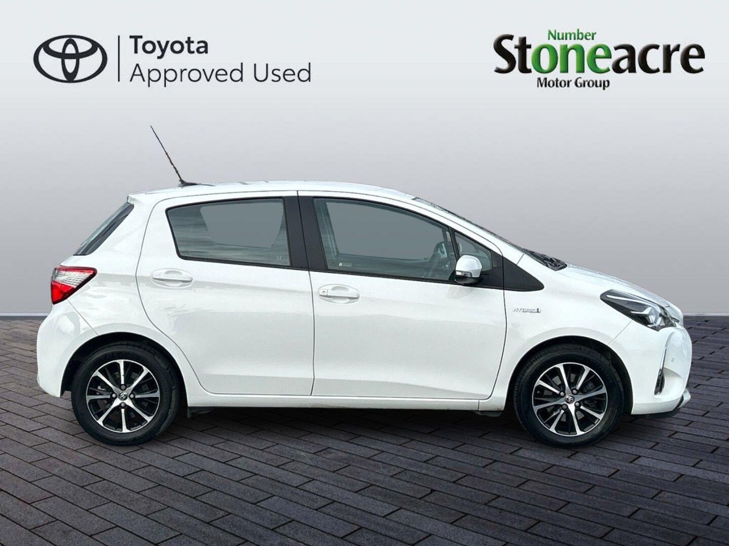 Toyota Yaris 1.5 VVT-h Icon Tech Hatchback 5dr Petrol Hybrid E-CVT Euro 6 (s/s) (100 ps) NA18KTJ Image 2