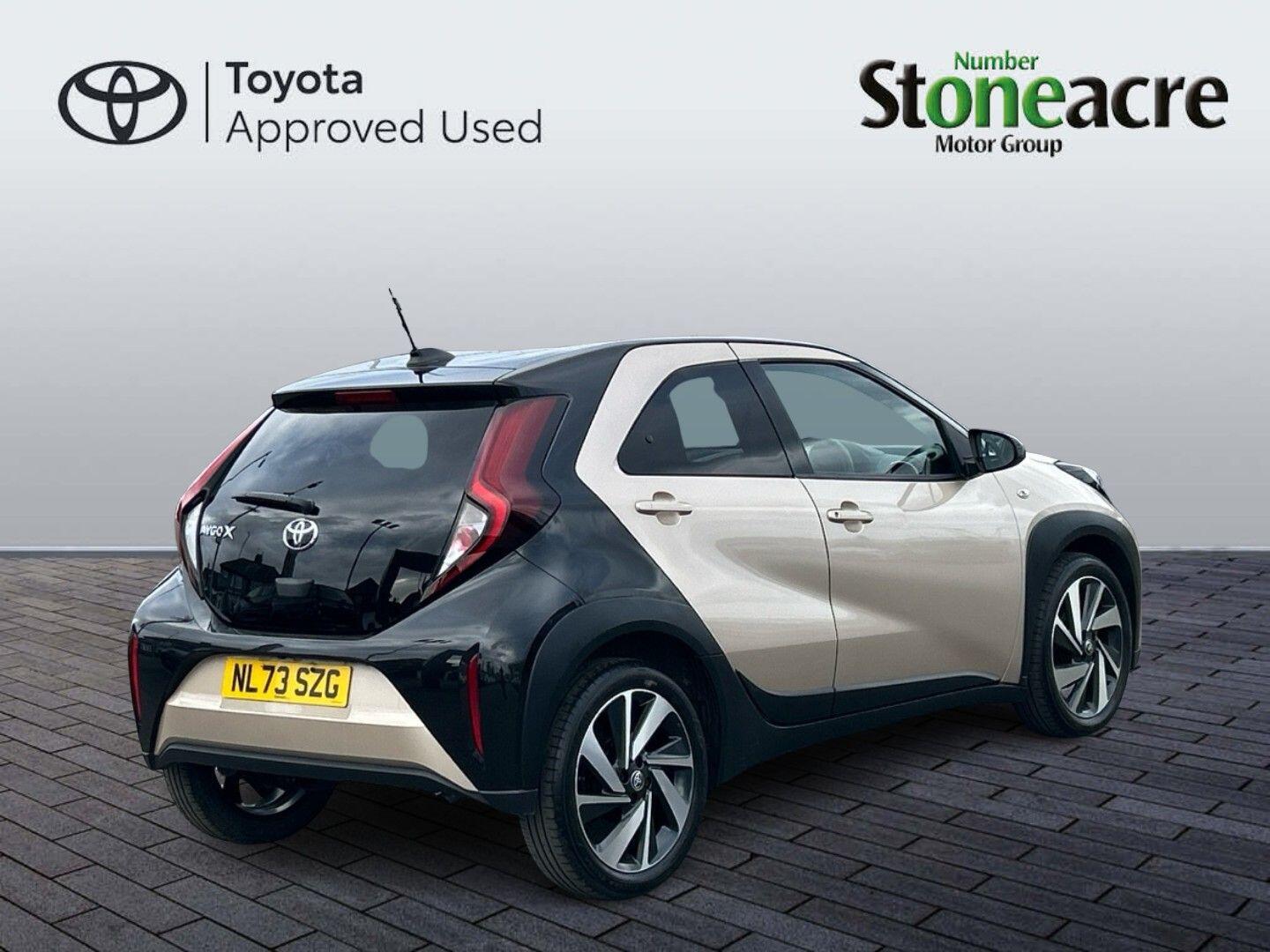 Toyota Aygo X 1.0 VVT-i Edge 5dr NL73SZG Image 3