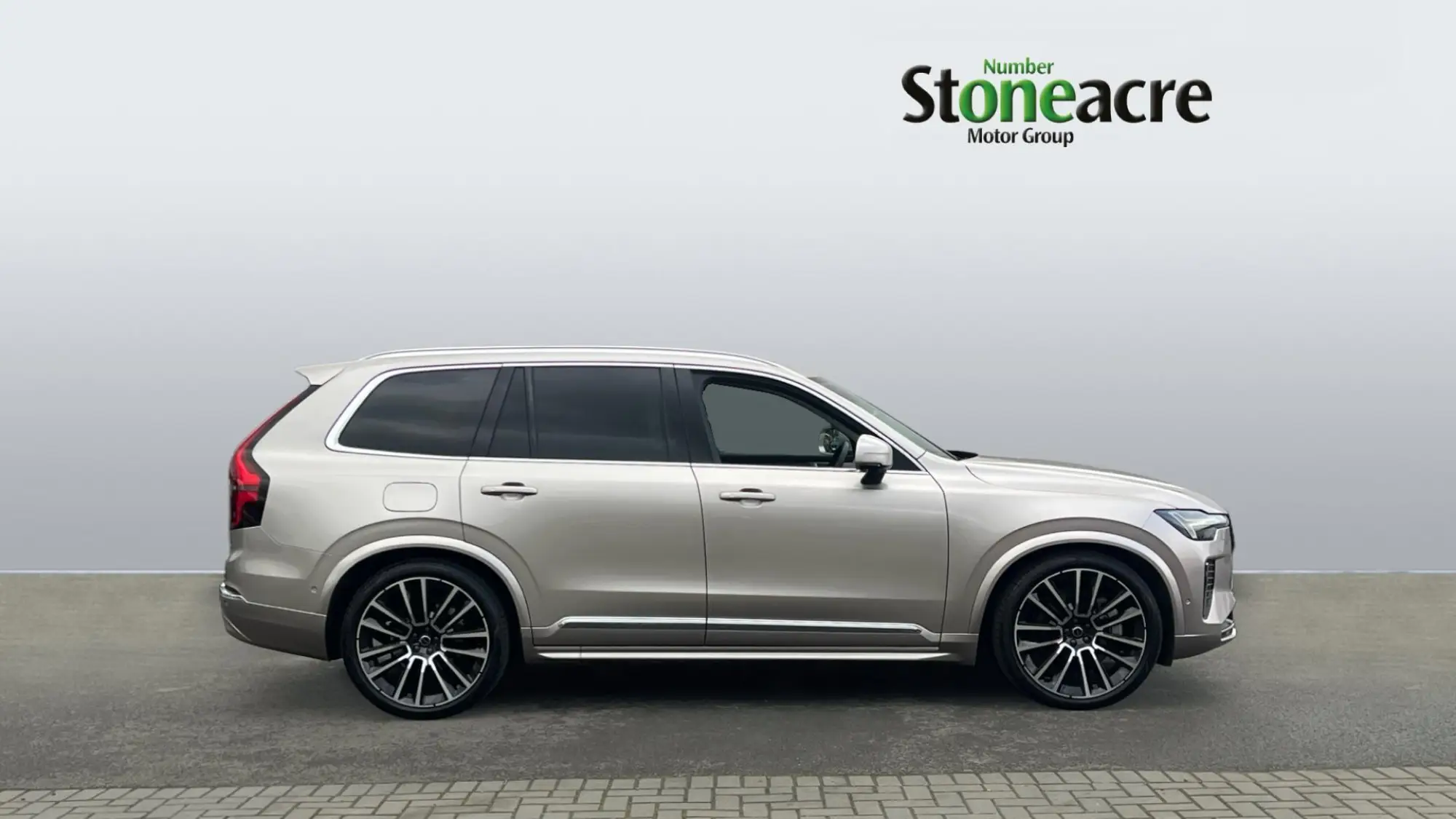 Volvo XC90 2.0 T8 18.8kWh Ultra Bright Auto 4WD Euro 6 (s/s) 5dr RE25KLF Image 3