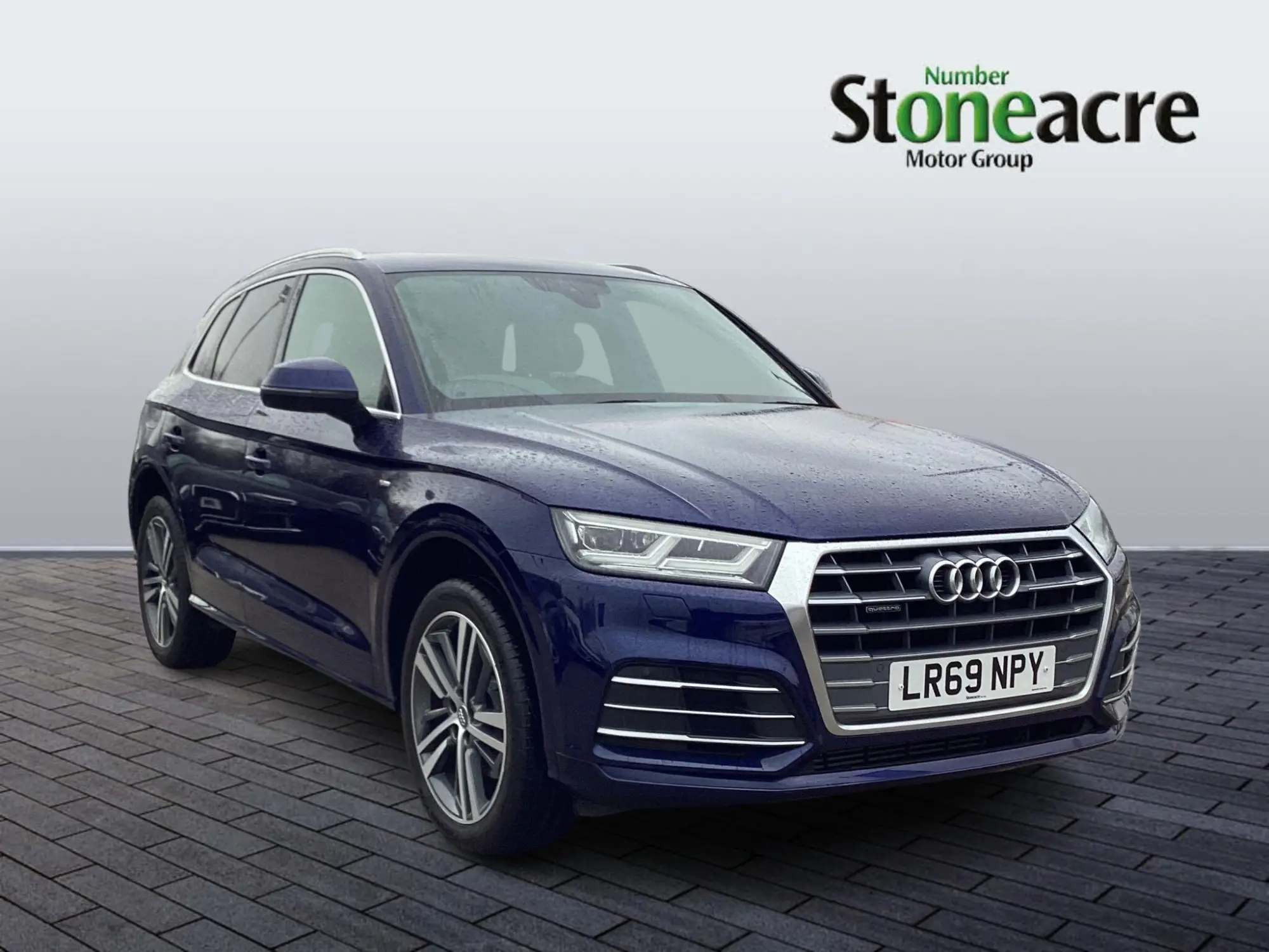 Audi Q5 2.0 TFSI 45 S line S Tronic quattro Euro 6 (s/s) 5dr LR69NPY Image 1