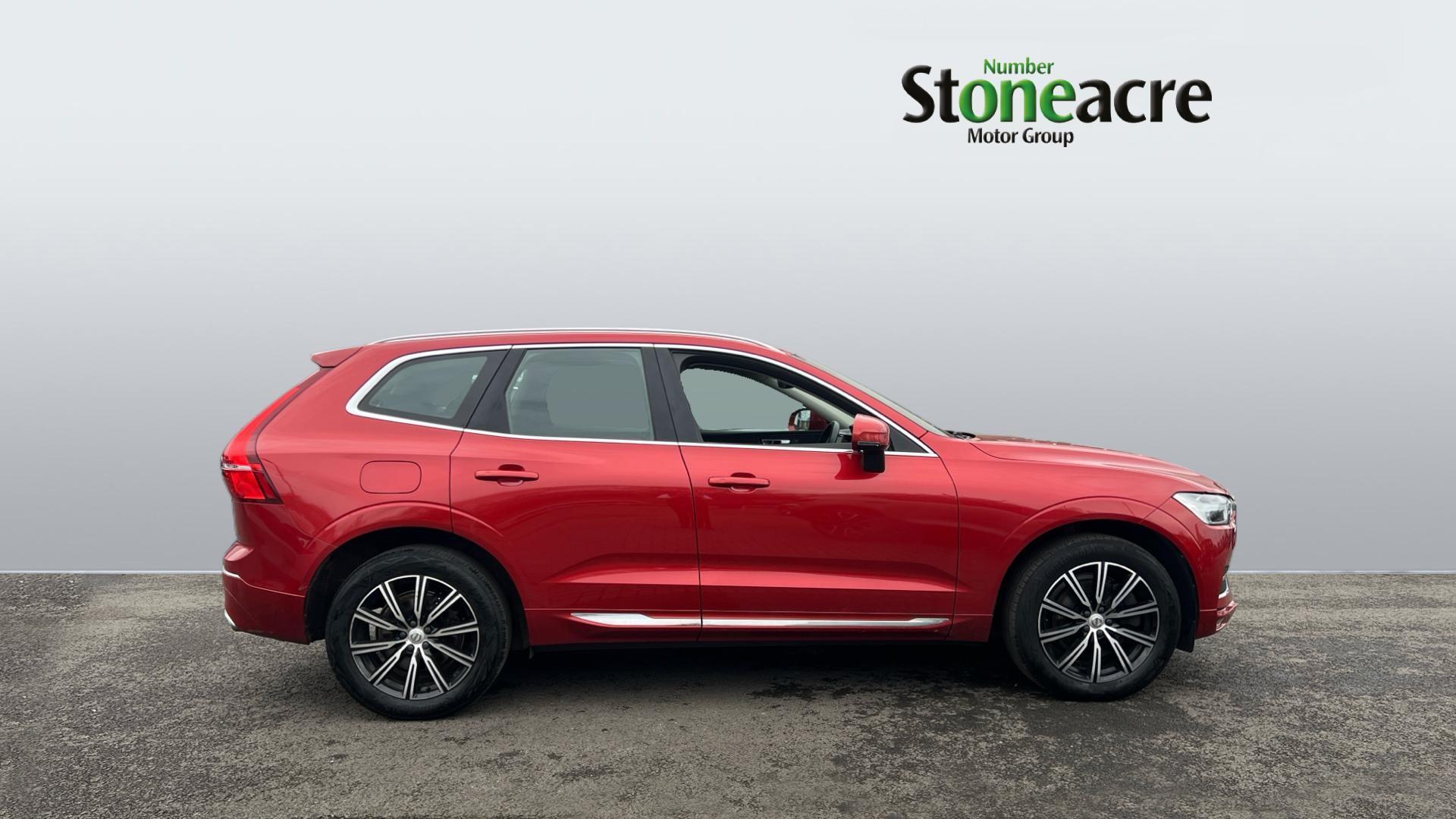 Volvo XC60 2.0 B5 MHEV Inscription Auto AWD Euro 6 (s/s) 5dr KR70FWJ Image 3