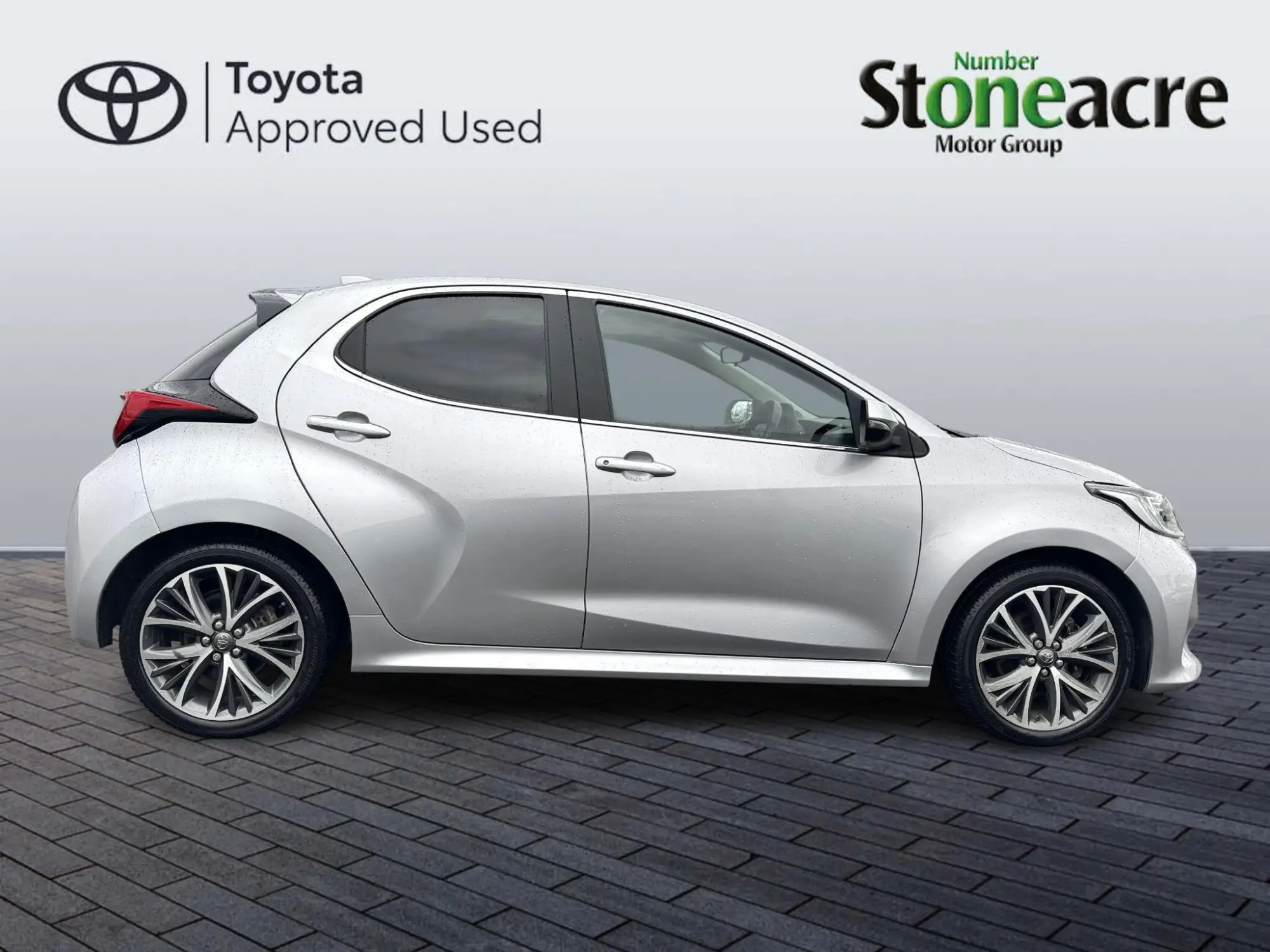 Toyota Yaris 1.5 Hybrid Excel 5dr CVT FV72ZPZ Image 2