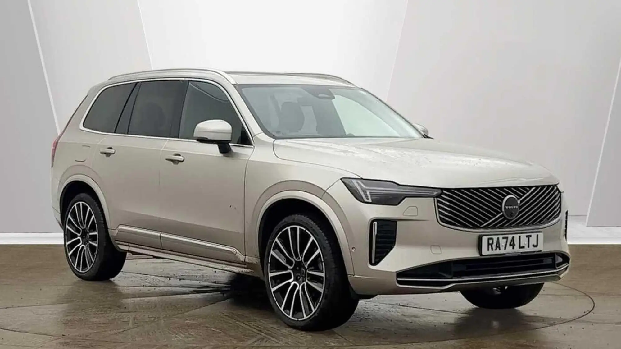 Volvo XC90 2.0 B5 MHEV Ultra Bright Auto 4WD Euro 6 (s/s) 5dr RA74LTJ Image 1