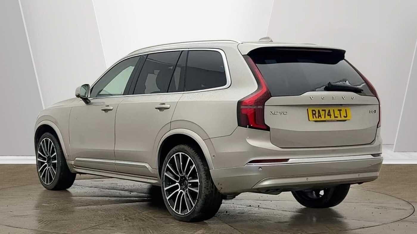 Volvo XC90 2.0 B5 MHEV Ultra Bright Auto 4WD Euro 6 (s/s) 5dr RA74LTJ Image 3