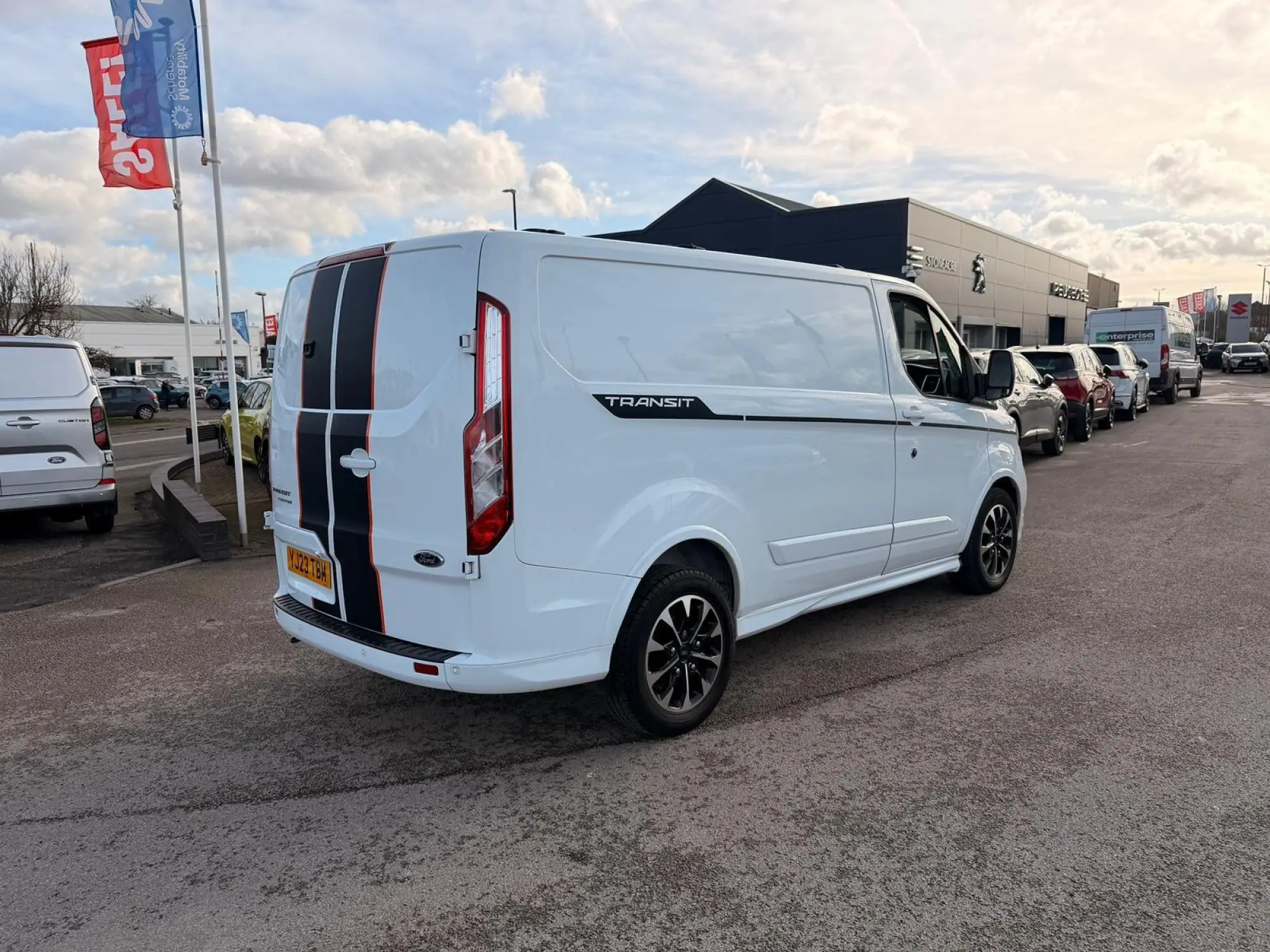 Ford Transit Custom 2.0 310 EcoBlue Sport Auto L1 H1 Euro 6 5dr YJ23TBM Image 3