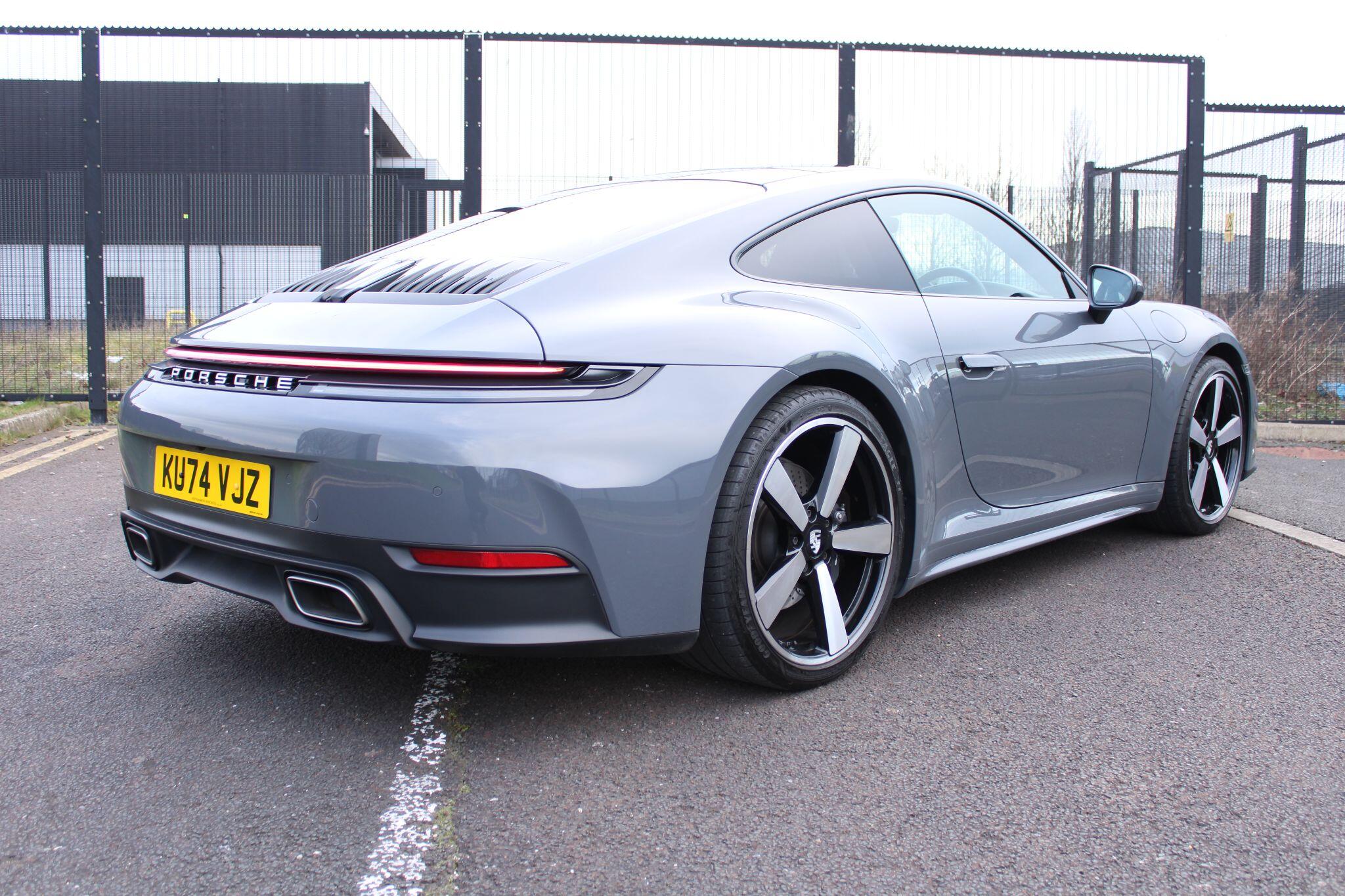 Porsche 911 3.0T 992 Carrera PDK Euro 6 (s/s) 2dr KU74VJZ Image 3