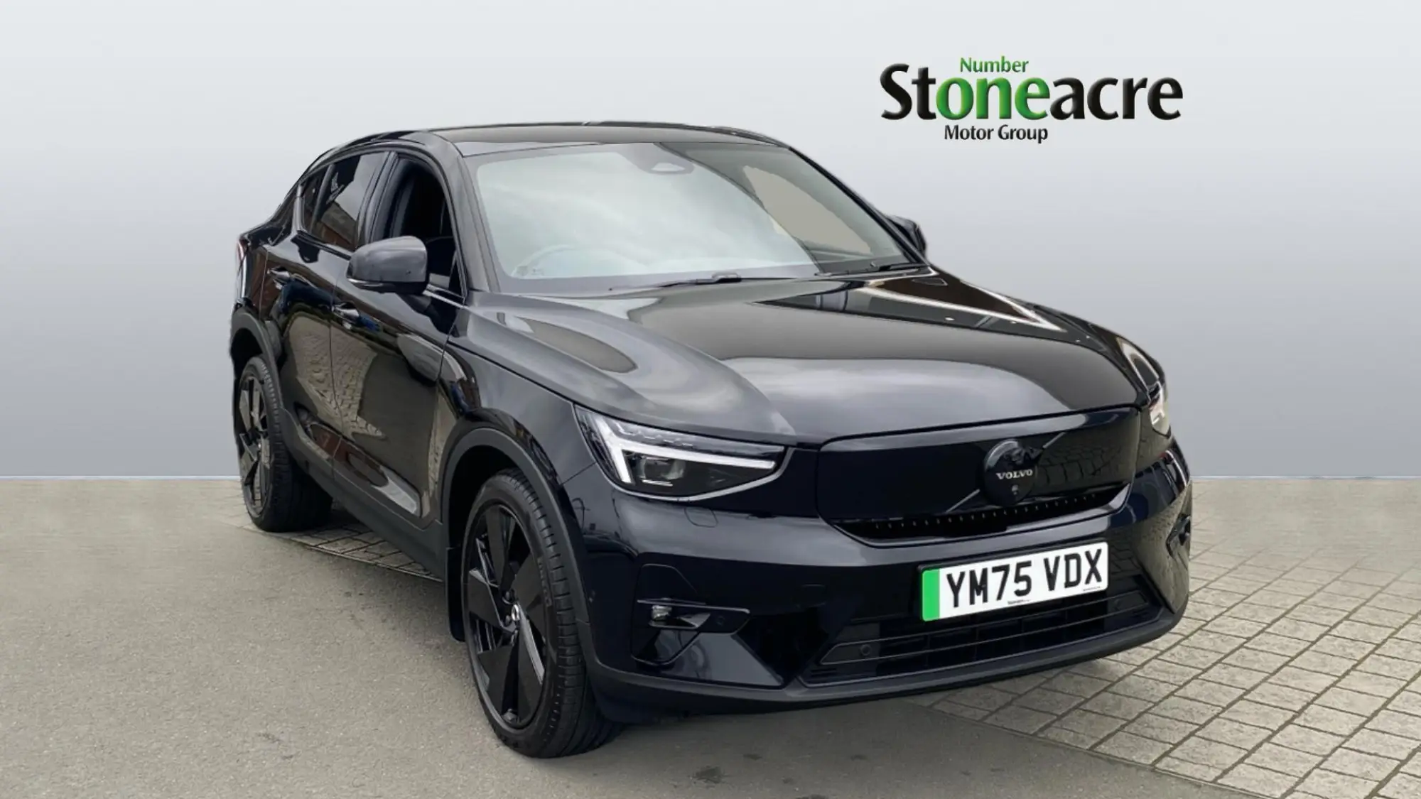 Volvo EC40 Twin Motor Performance 82kWh Plus Black Edition Auto AWD 5dr YM75VDX Image 1