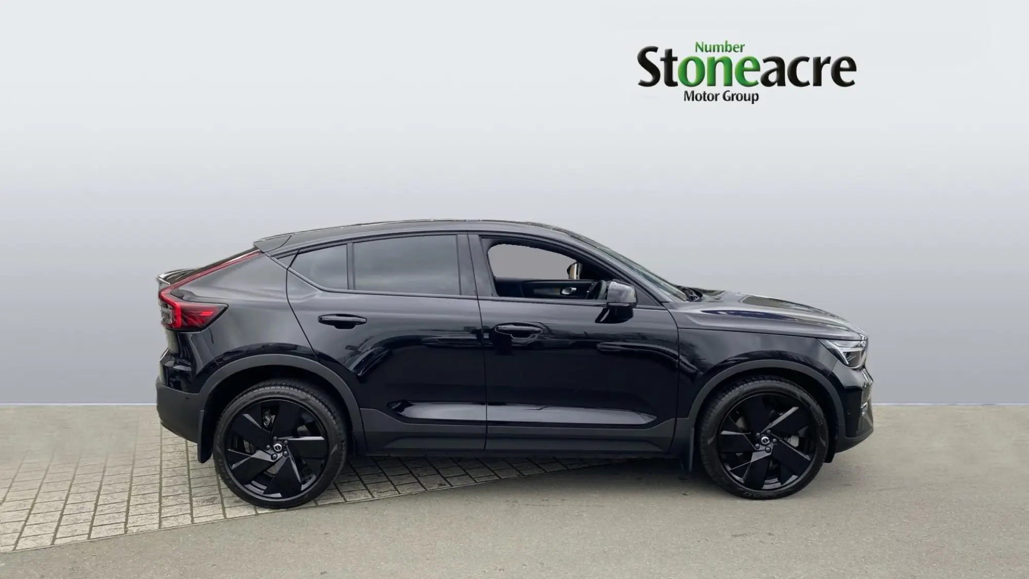 Volvo EC40 Twin Motor Performance 82kWh Plus Black Edition Auto AWD 5dr YM75VDX Image 3