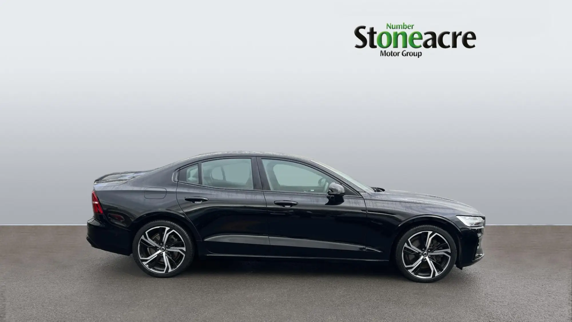Volvo S60 2.0 B5P Plus Dark 4dr AWD Auto YF73MYZ Image 3