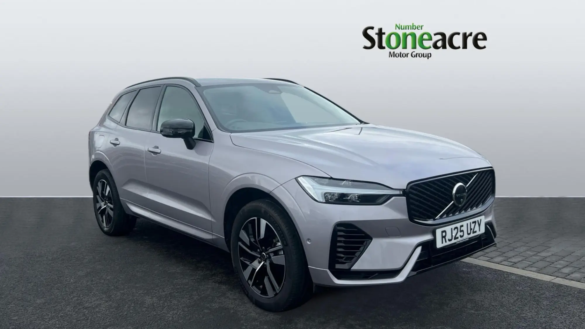 Volvo XC60 2.0 T6 18.8kWh Plus Pro Auto AWD Euro 6 (s/s) 5dr RJ25UZY Image 1