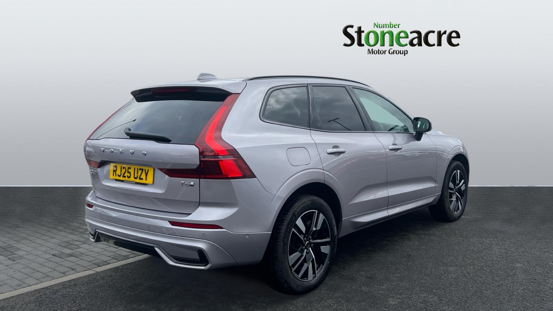 Volvo XC60 2.0 T6 18.8kWh Plus Pro Auto AWD Euro 6 (s/s) 5dr RJ25UZY Image 2