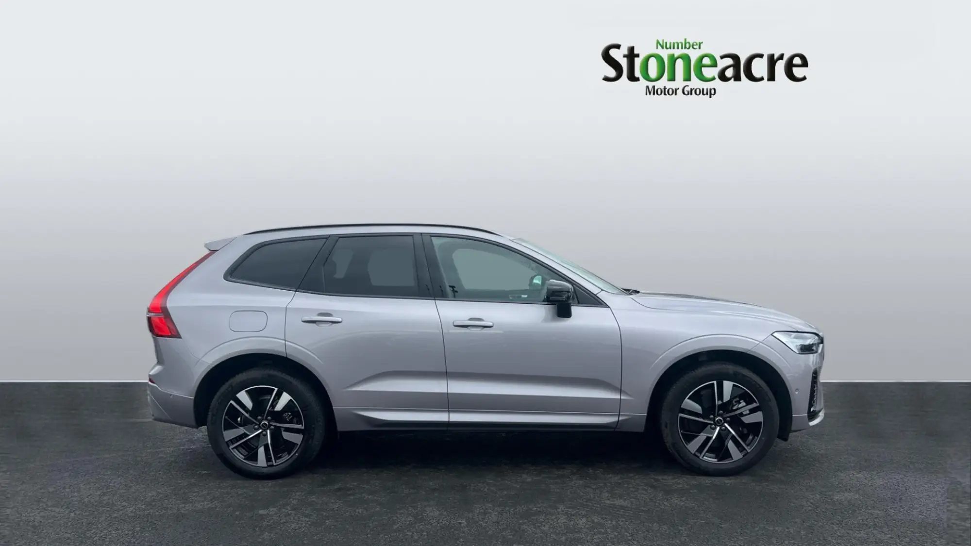 Volvo XC60 2.0 T6 18.8kWh Plus Pro Auto AWD Euro 6 (s/s) 5dr RJ25UZY Image 3