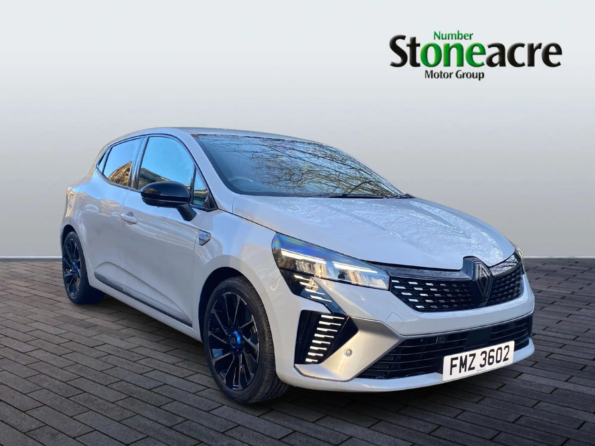 Renault Clio E-Tech 1.6 E-TECH esprit Alpine Auto Euro 6 (s/s) 5dr FMZ3602 Image 1
