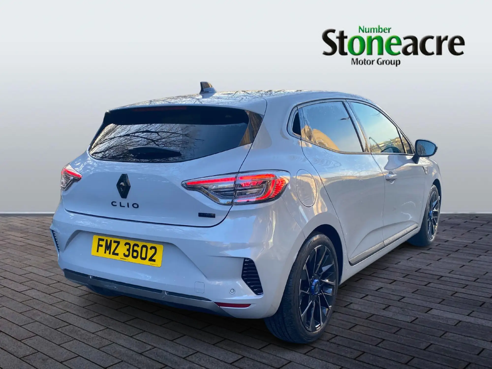 Renault Clio E-Tech 1.6 E-TECH esprit Alpine Auto Euro 6 (s/s) 5dr FMZ3602 Image 2