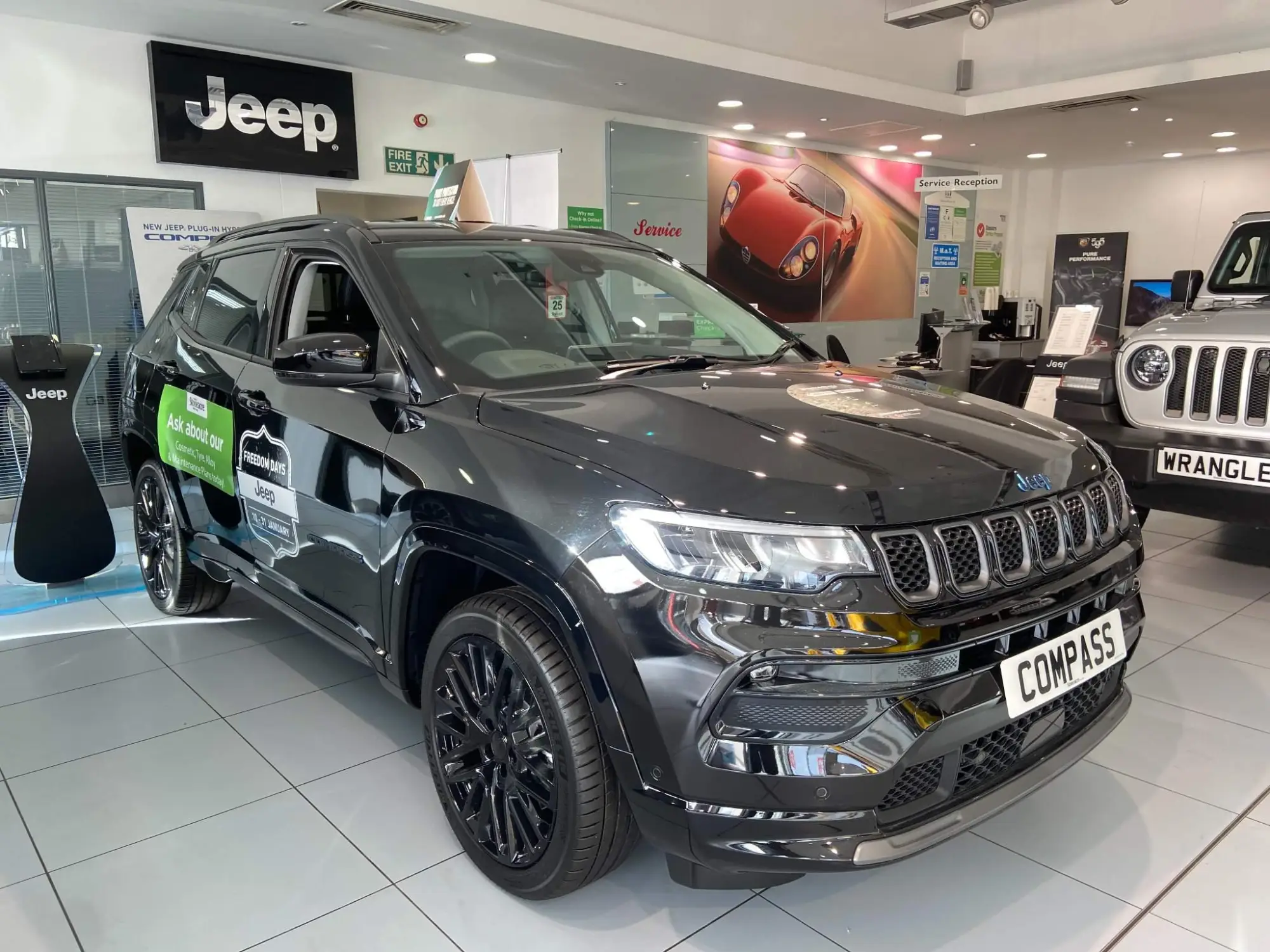 Jeep Compass 1.3 T4 GSE 4xe PHEV S Model 5dr Auto Image 1