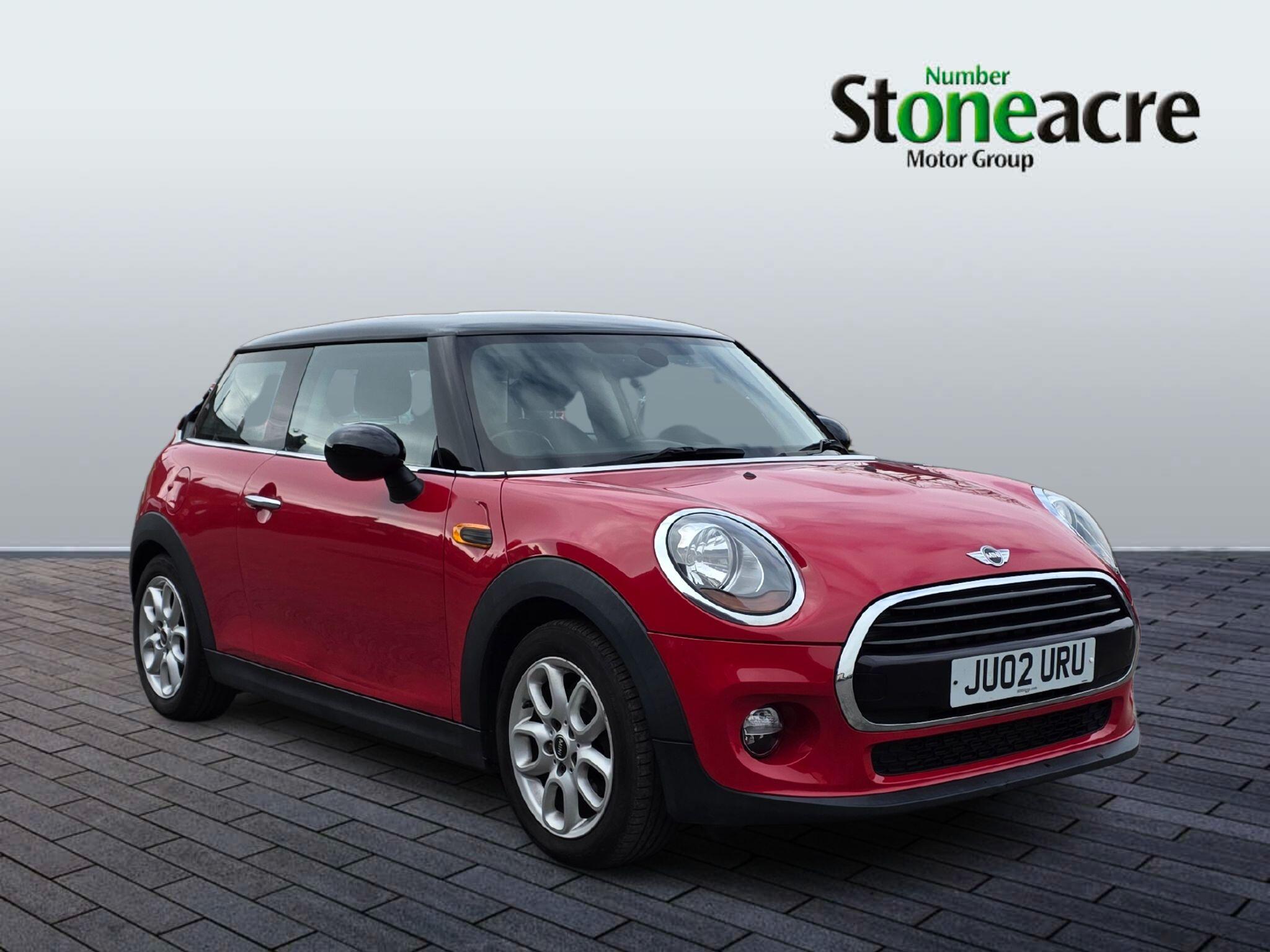 MINI Hatch 1.5 Cooper Euro 6 (s/s) 3dr YK67GRD Image 1