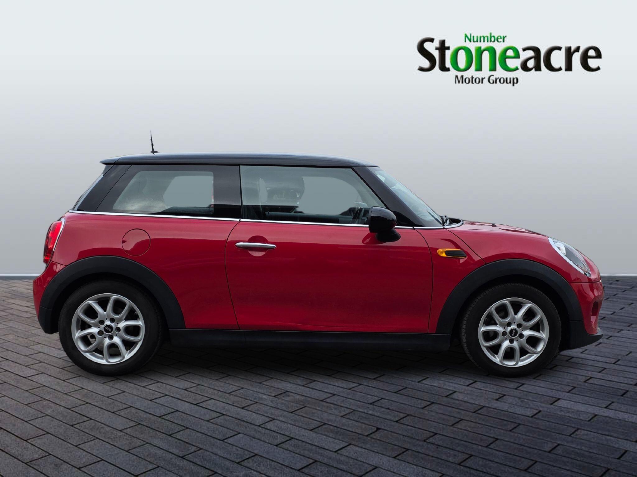 MINI Hatch 1.5 Cooper Euro 6 (s/s) 3dr YK67GRD Image 2