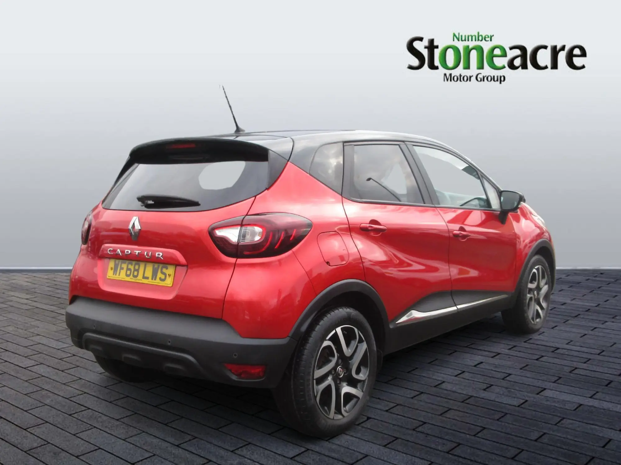 Renault Captur 1.5 dCi ENERGY Iconic EDC Euro 6 (s/s) 5dr WF68LWS Image 3