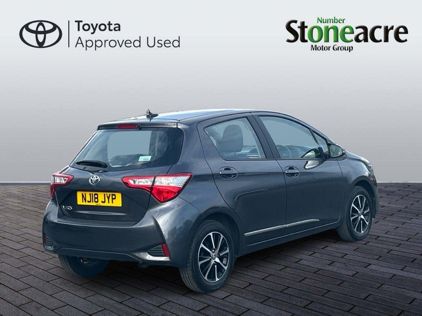 Toyota Yaris 1.5 VVT-i Icon Tech Euro 6 5dr NJ18JYP Image 3