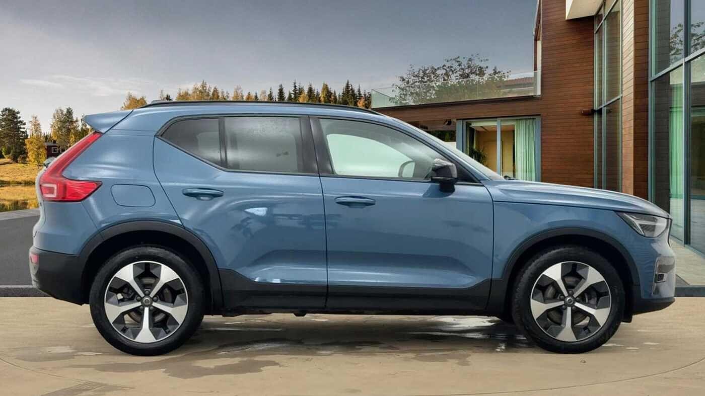 Volvo XC40 Image 2
