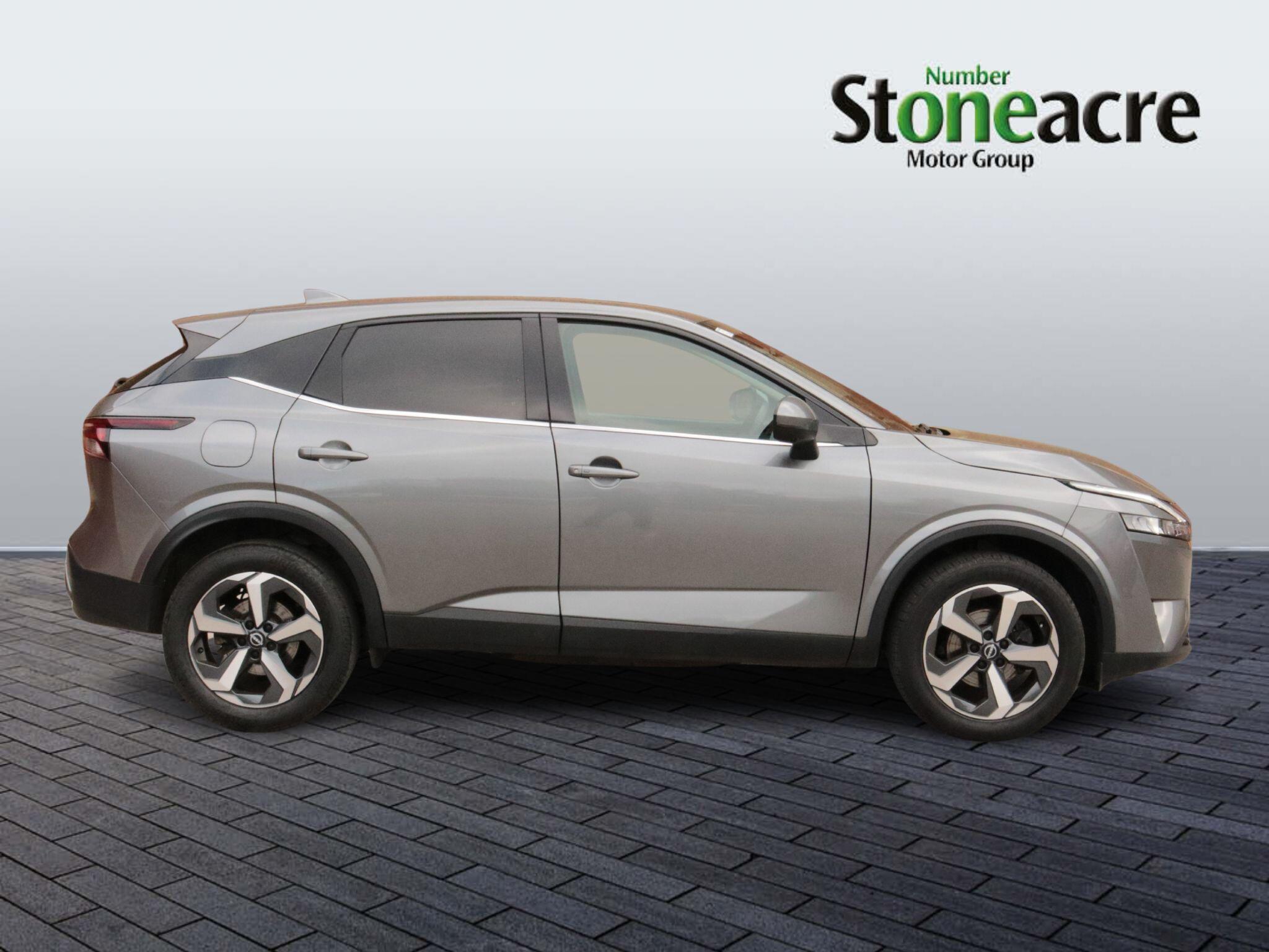 Nissan Qashqai 1.3 DiG-T MH N-Connecta 5dr DP73FDL Image 2