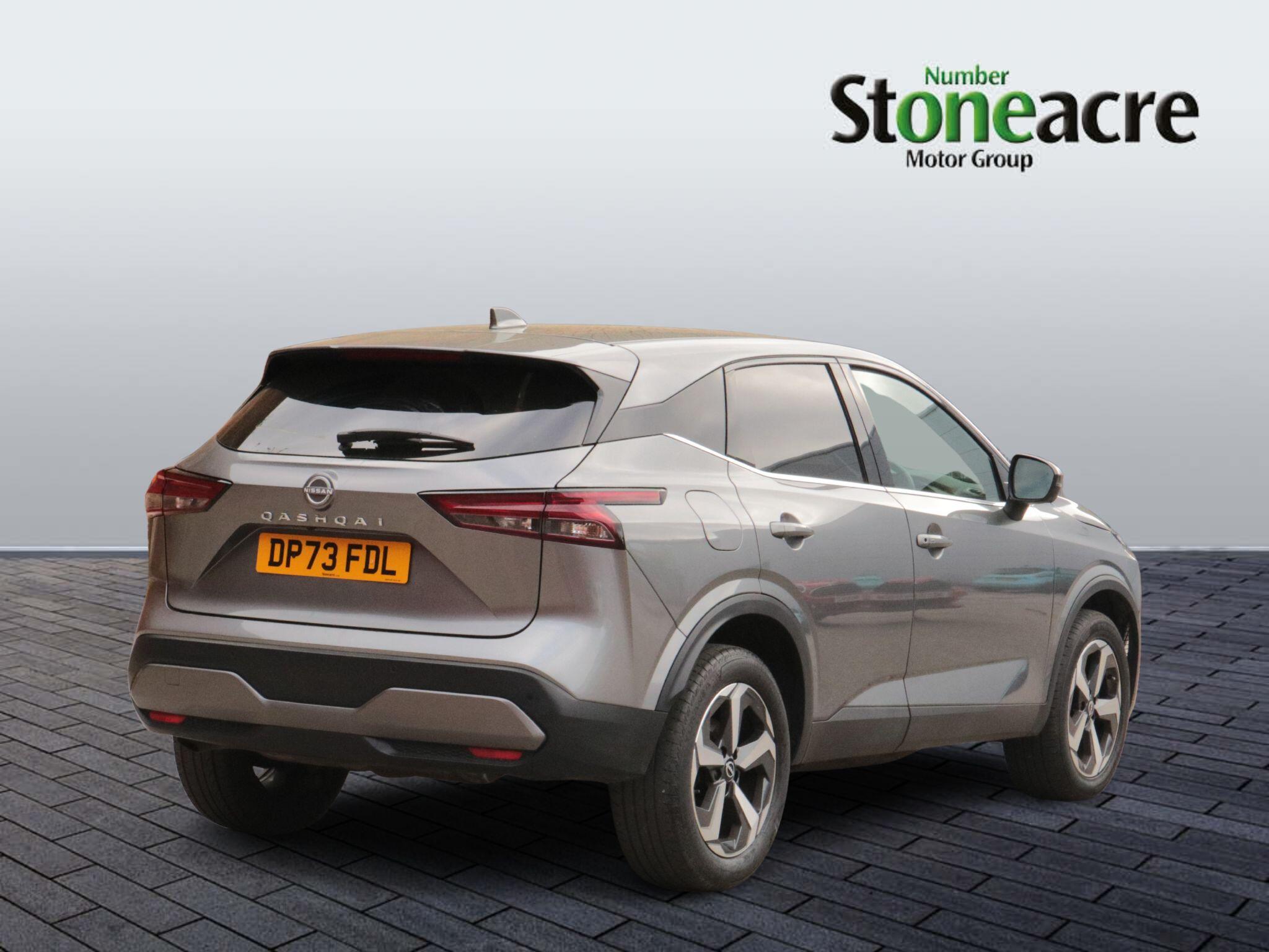 Nissan Qashqai 1.3 DiG-T MH N-Connecta 5dr DP73FDL Image 3