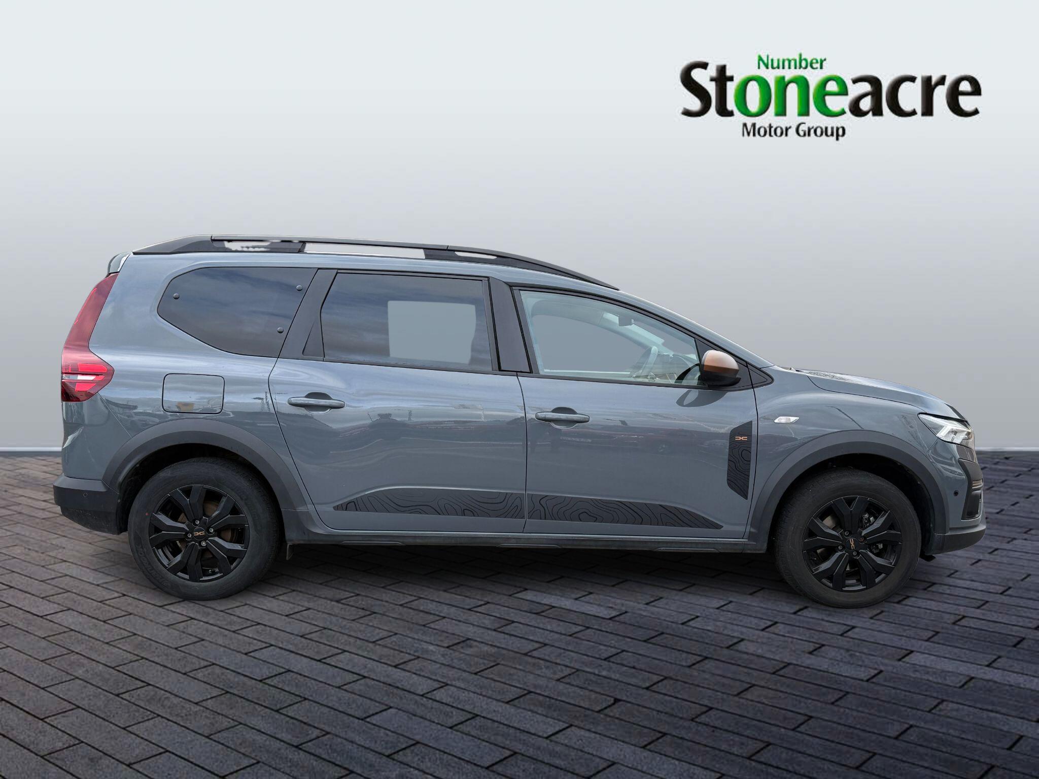 Dacia Jogger Hybrid 1.6 HEV Extreme 5dr Auto AU24PZN Image 2