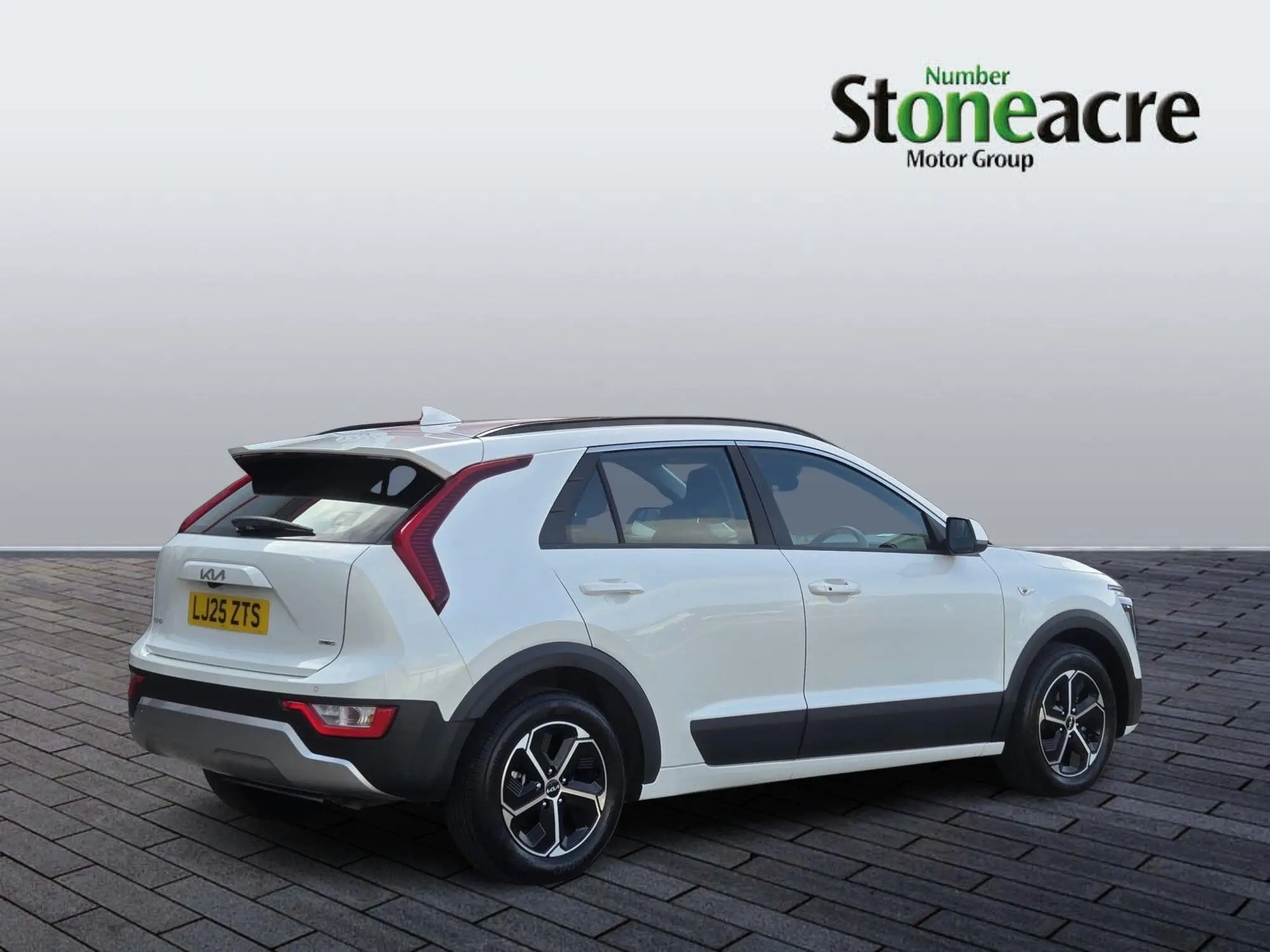 Kia Niro 1.6h GDi 2 DCT Euro 6 (s/s) 5dr LJ25ZTS Image 3