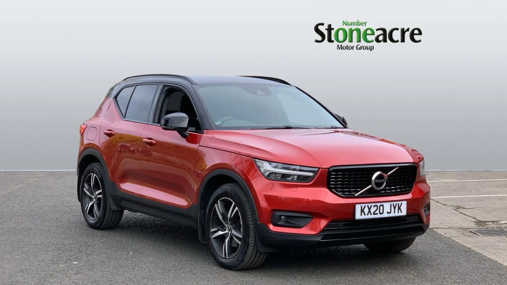 Volvo XC40 2.0 T4 R-Design Auto Euro 6 (s/s) 5dr KX20JYK Image 1