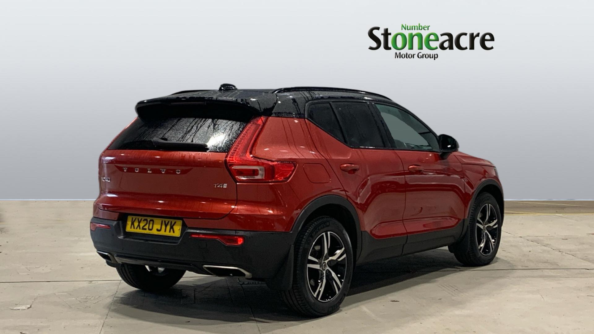 Volvo XC40 2.0 T4 R-Design Auto Euro 6 (s/s) 5dr KX20JYK Image 2