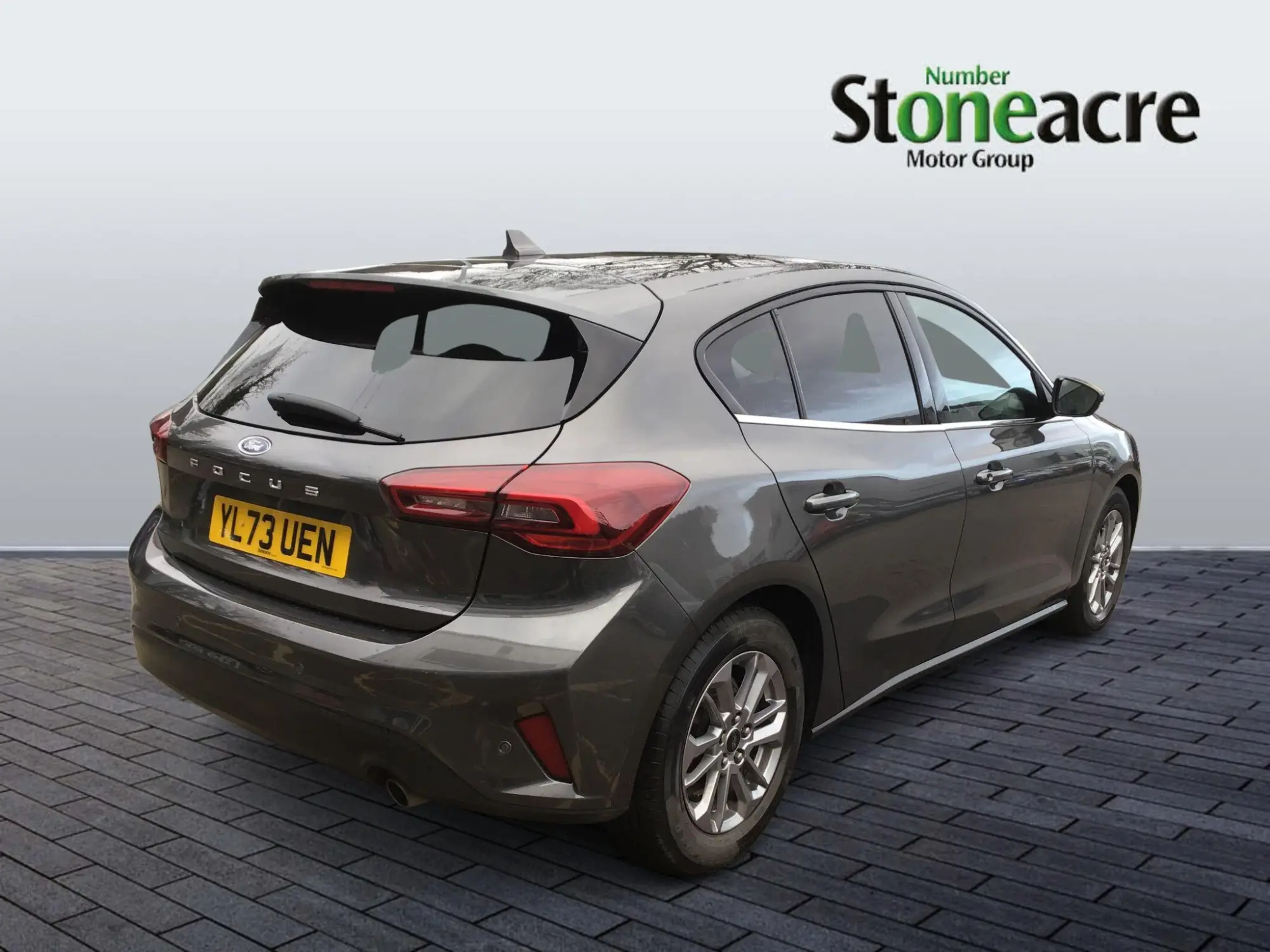 Ford Focus 1.0 EcoBoost Titanium 5dr YL73UEN Image 3