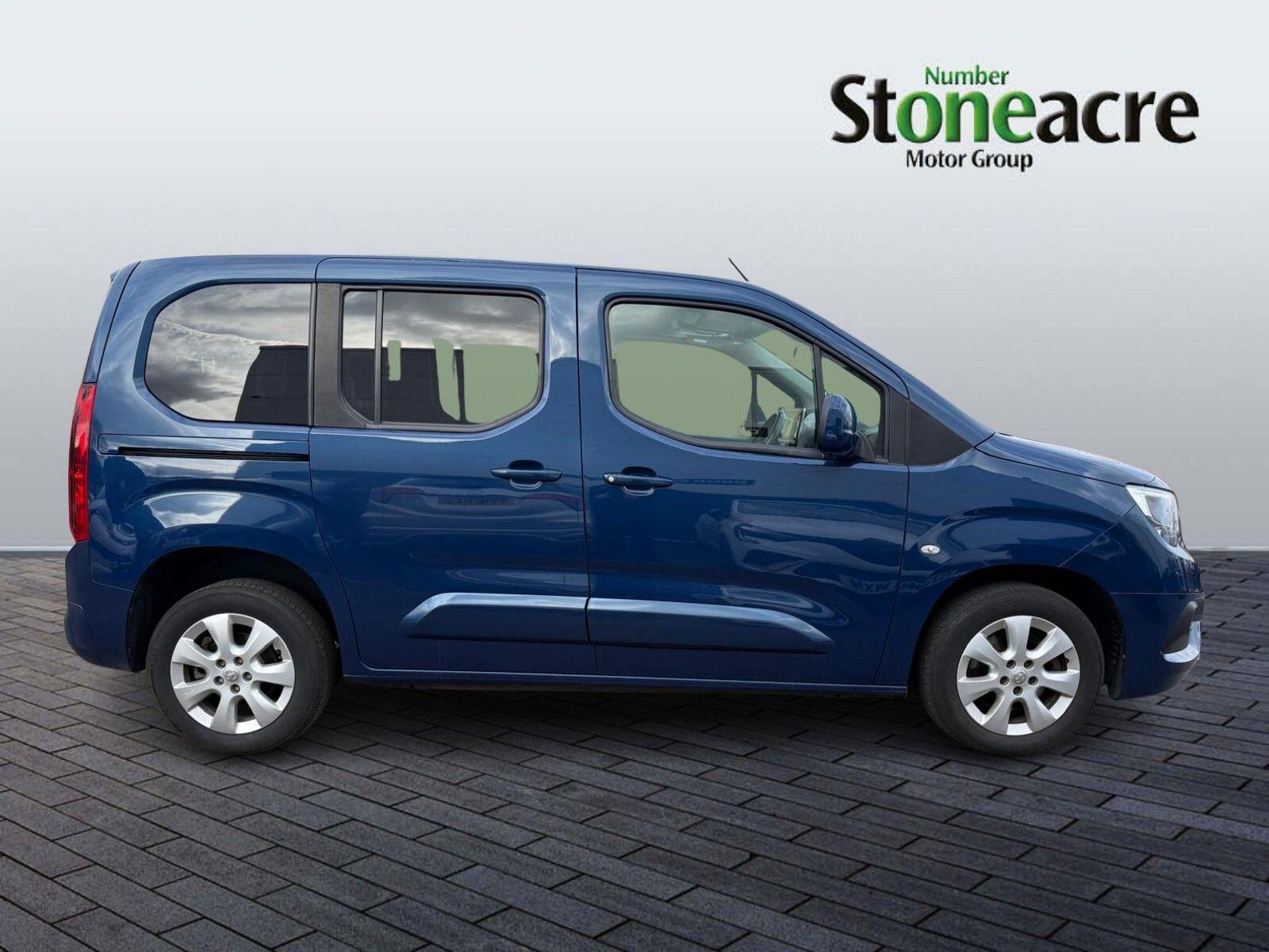 Vauxhall Combo Life 1.5 Turbo D SE Euro 6 (s/s) 5dr (7 Seat) GU21VXP Image 2