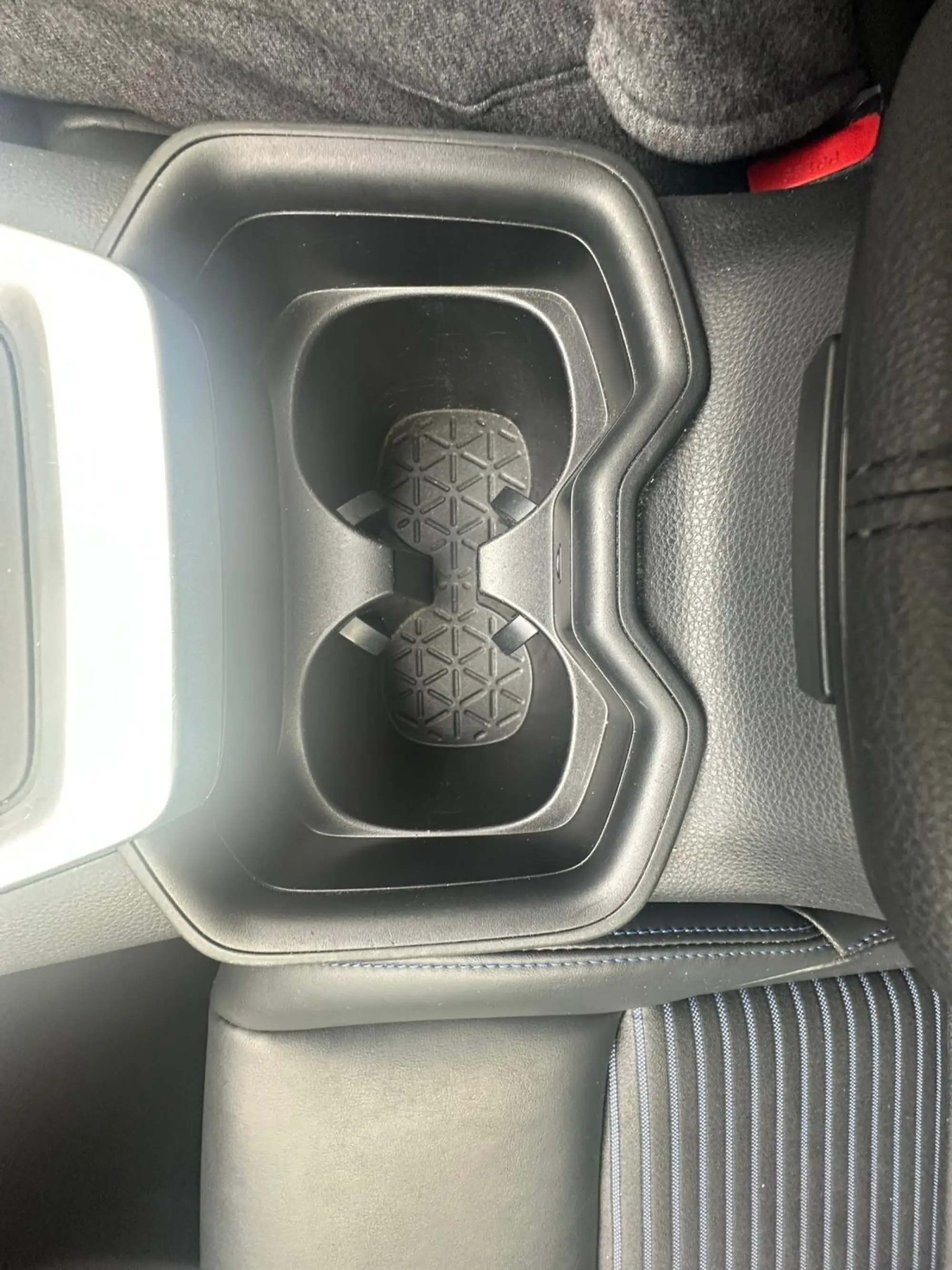 Toyota RAV4 Image 15