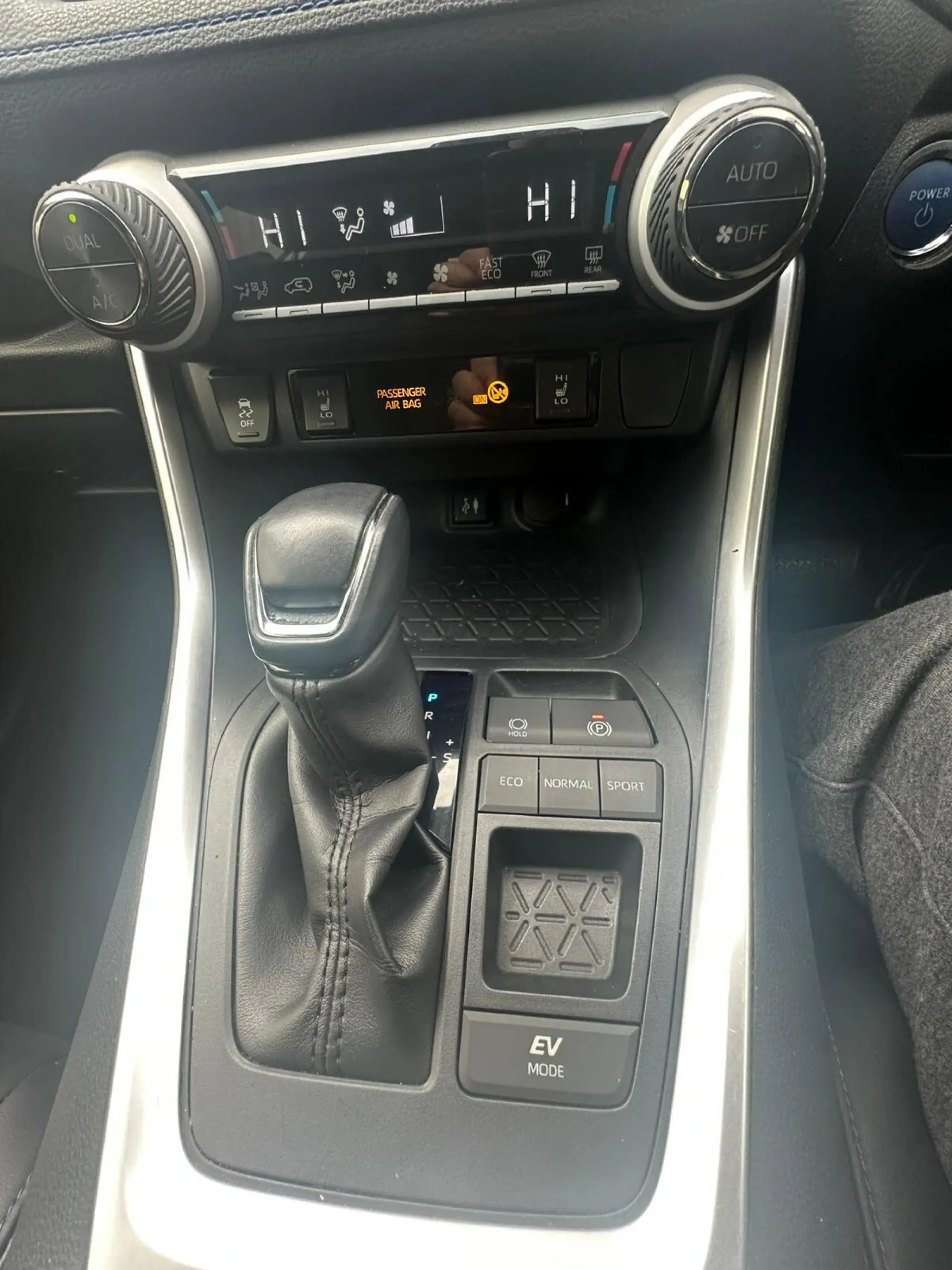 Toyota RAV4 Image 17