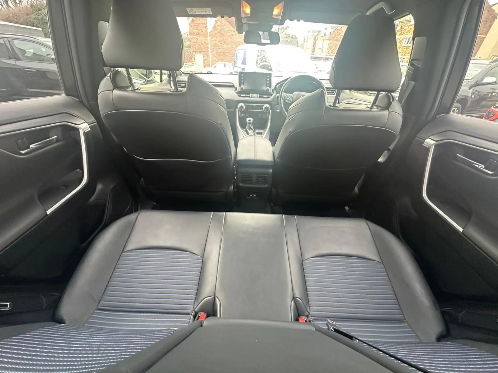 Toyota RAV4 Image 20