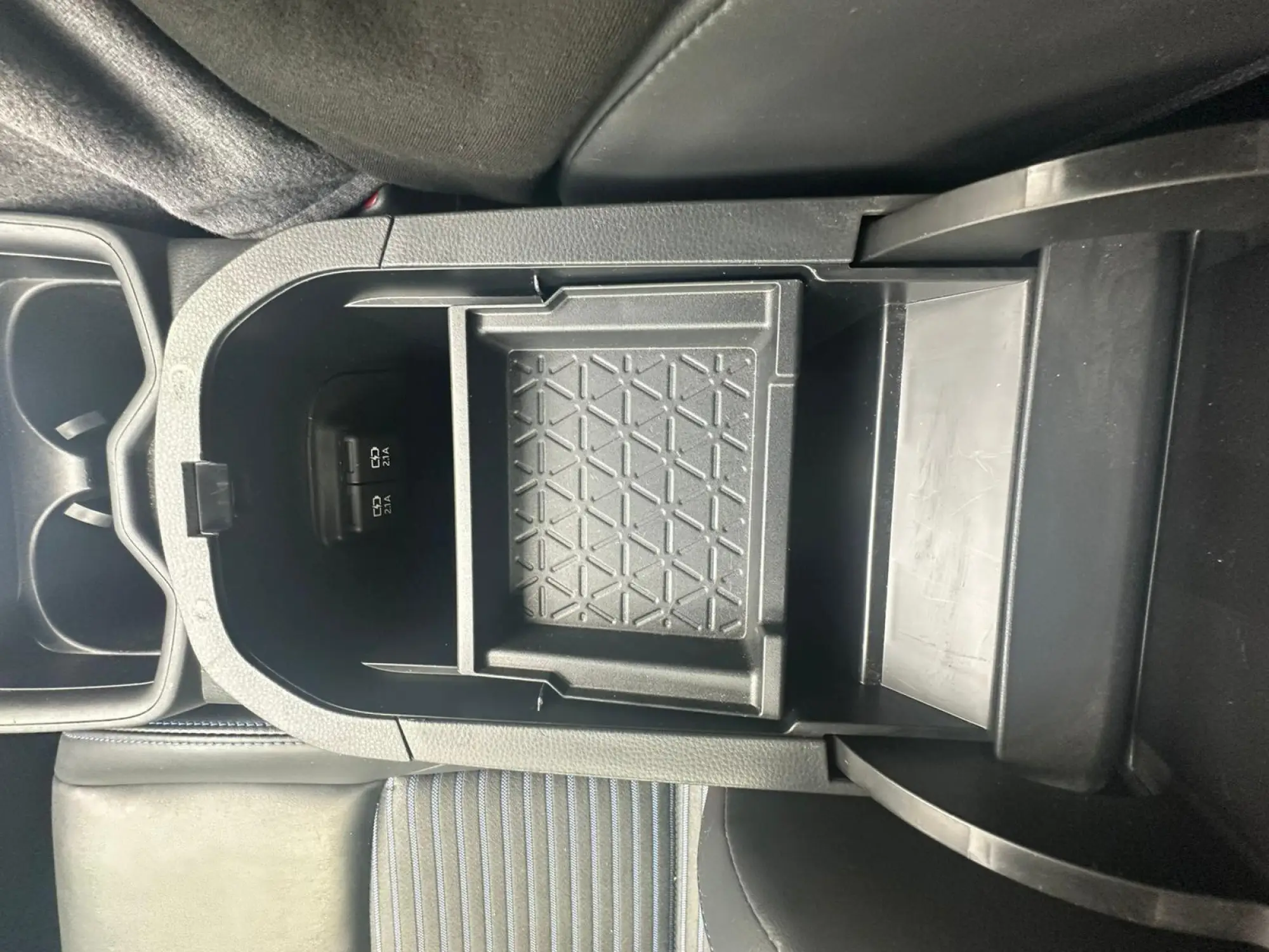 Toyota RAV4 Image 28