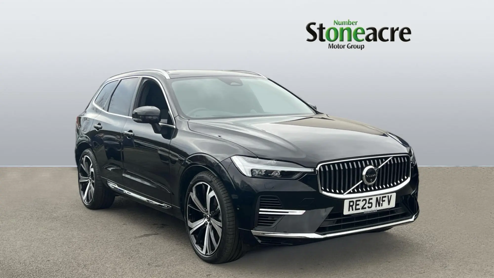 Volvo XC60 2.0h T8 18.8kWh Ultra Bright Auto AWD Euro 6 (s/s) 5dr RE25NFV Image 1