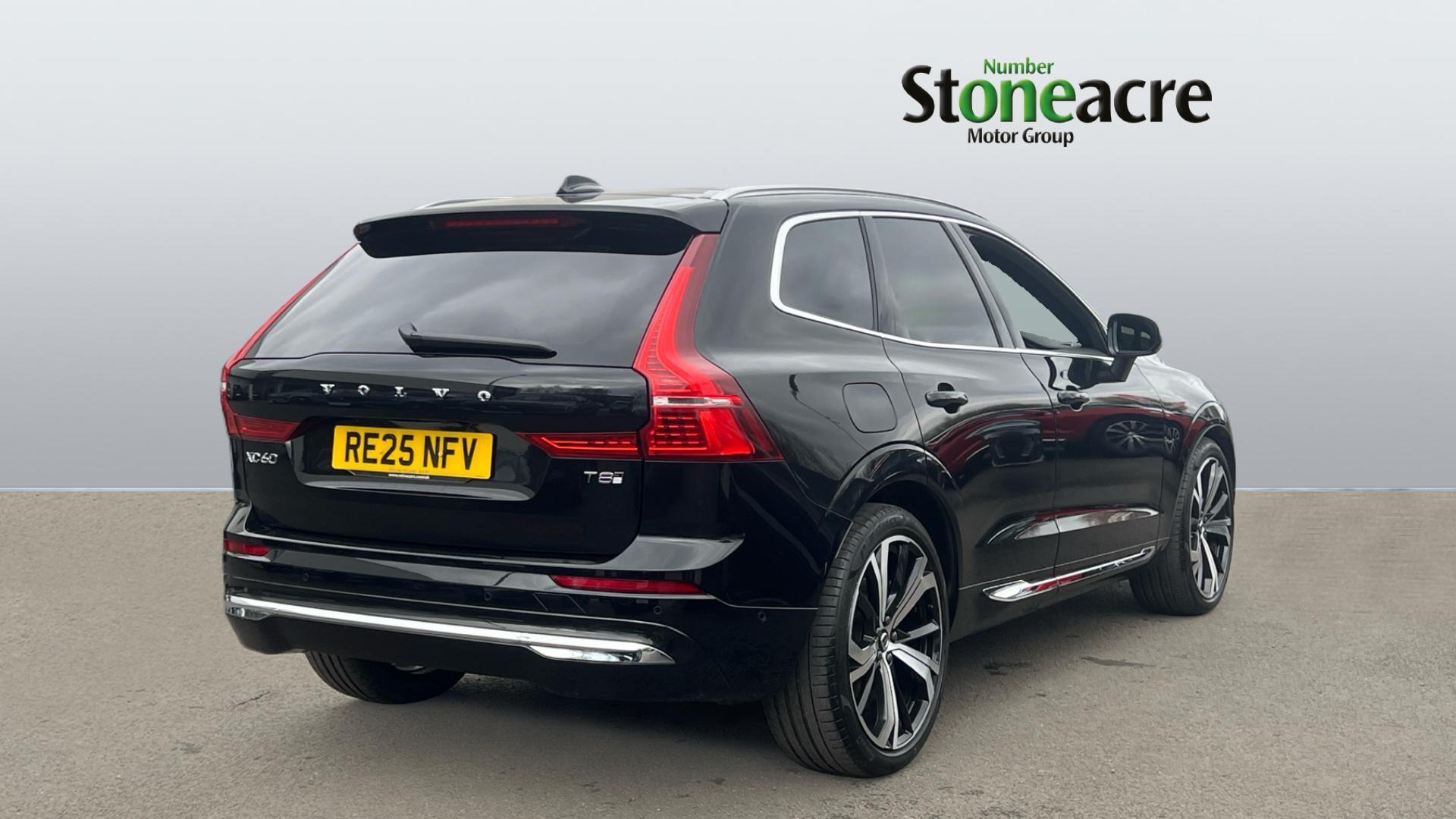 Volvo XC60 2.0h T8 18.8kWh Ultra Bright Auto AWD Euro 6 (s/s) 5dr RE25NFV Image 2