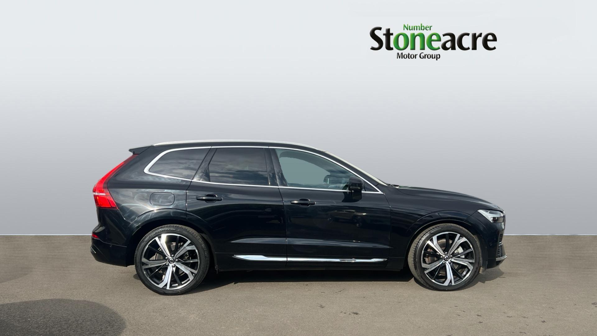 Volvo XC60 2.0h T8 18.8kWh Ultra Bright Auto AWD Euro 6 (s/s) 5dr RE25NFV Image 3