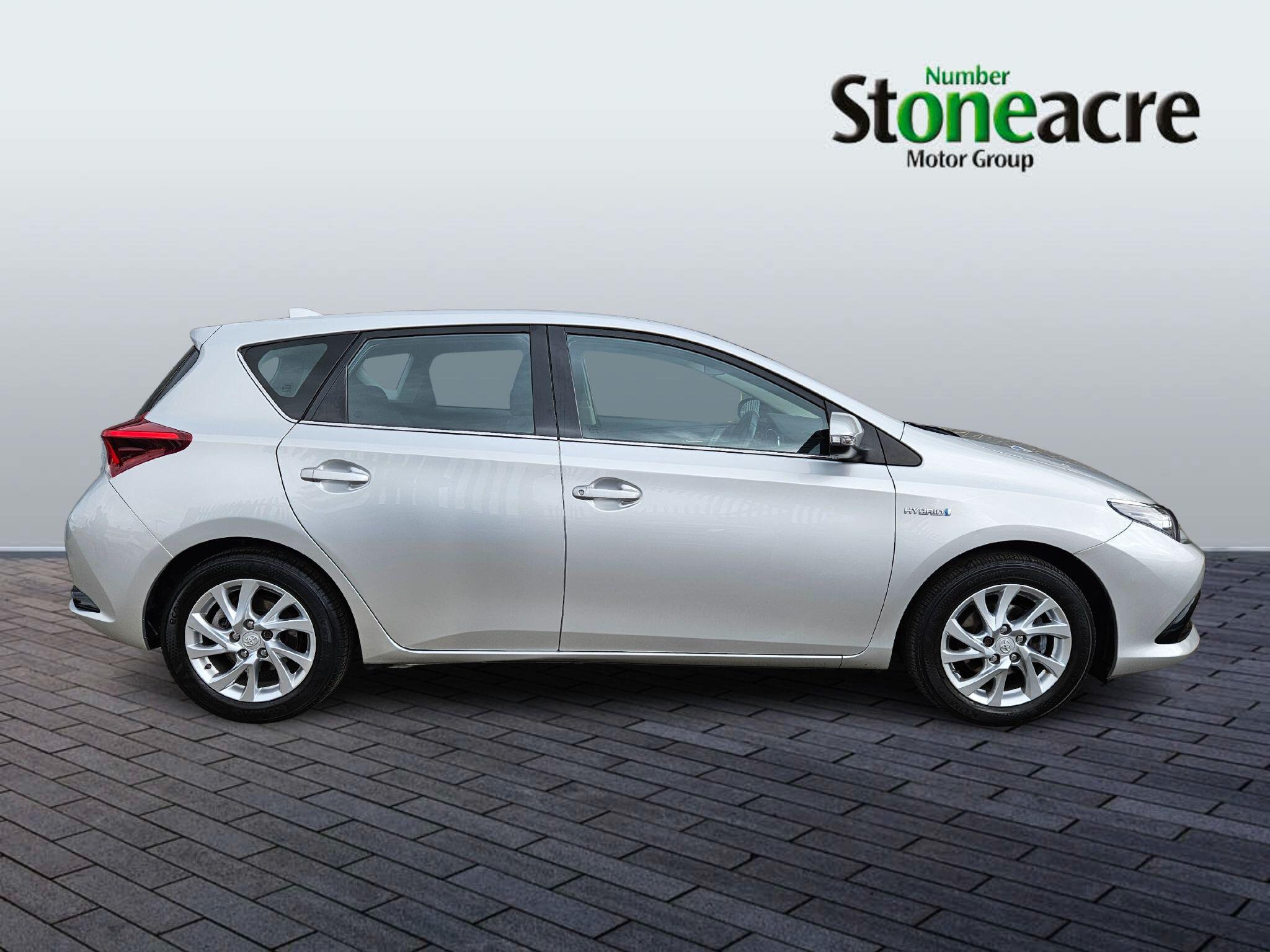 Toyota Auris 1.8 VVT-h Business Edition CVT Euro 6 (s/s) 5dr FA16KUG Image 2