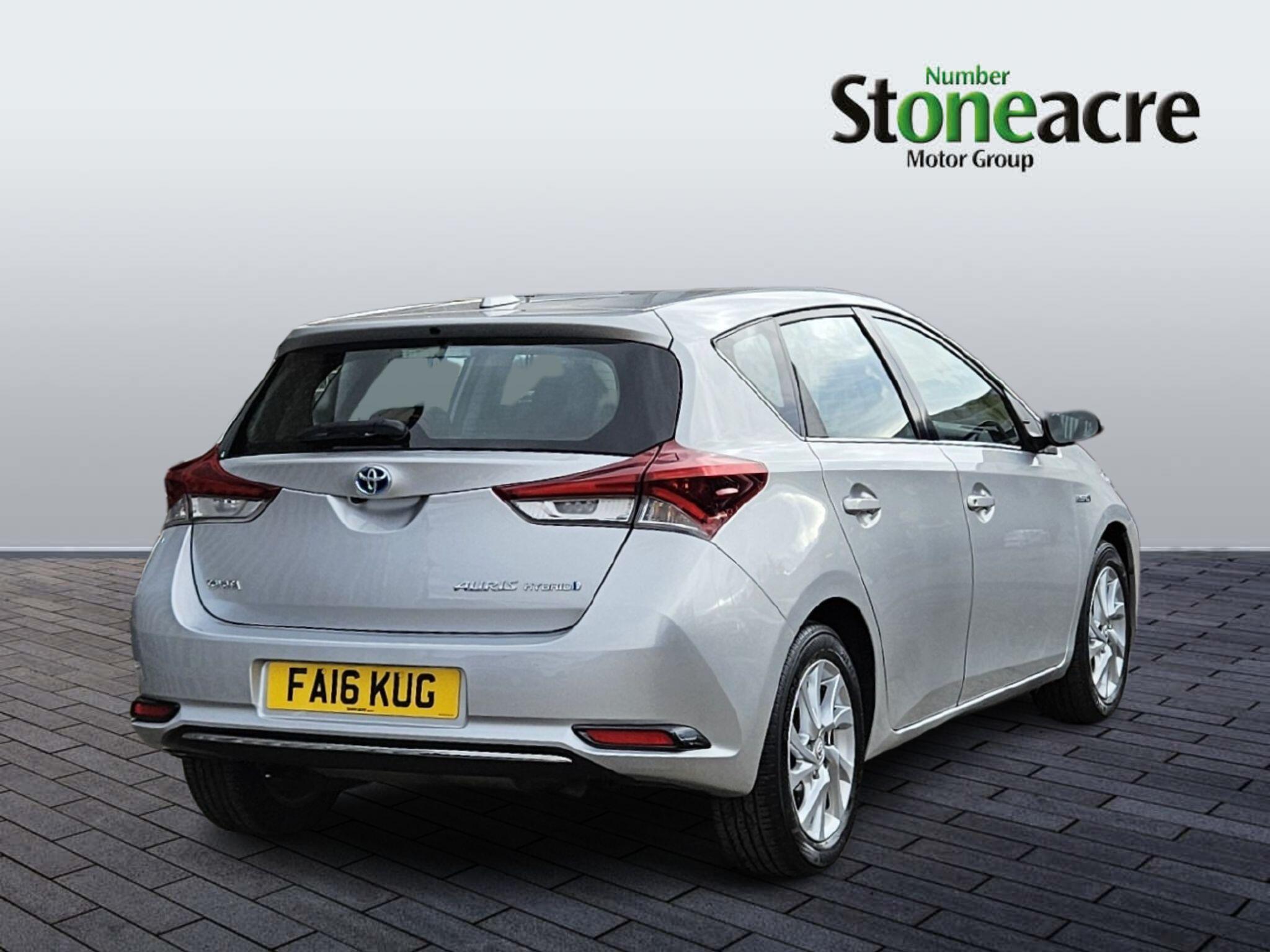 Toyota Auris 1.8 VVT-h Business Edition CVT Euro 6 (s/s) 5dr FA16KUG Image 3