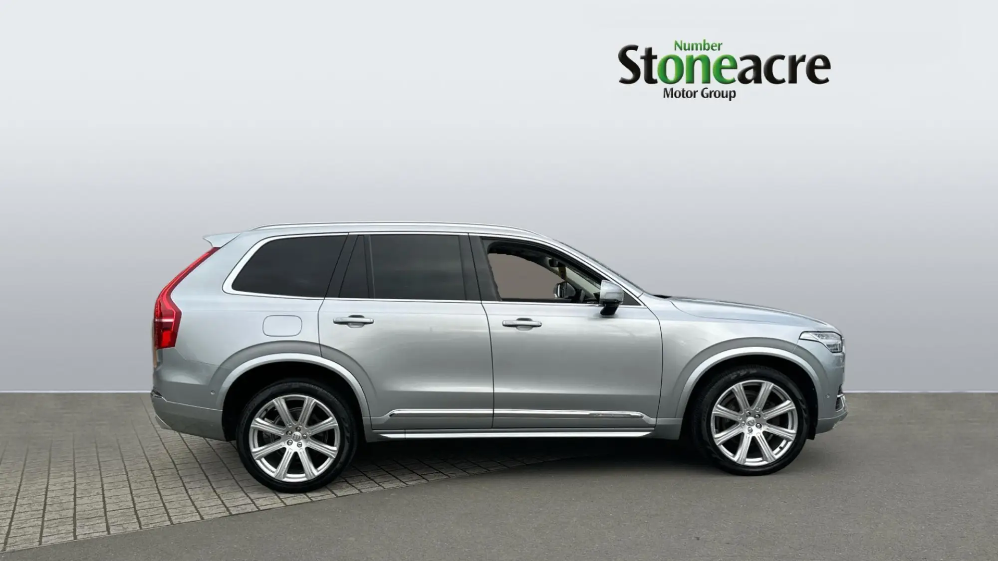 Volvo XC90 2.0 D5 PowerPulse Inscription Pro SUV 5dr Diesel Auto 4WD Euro 6 (s/s) (235 ps) VE67DGF Image 3