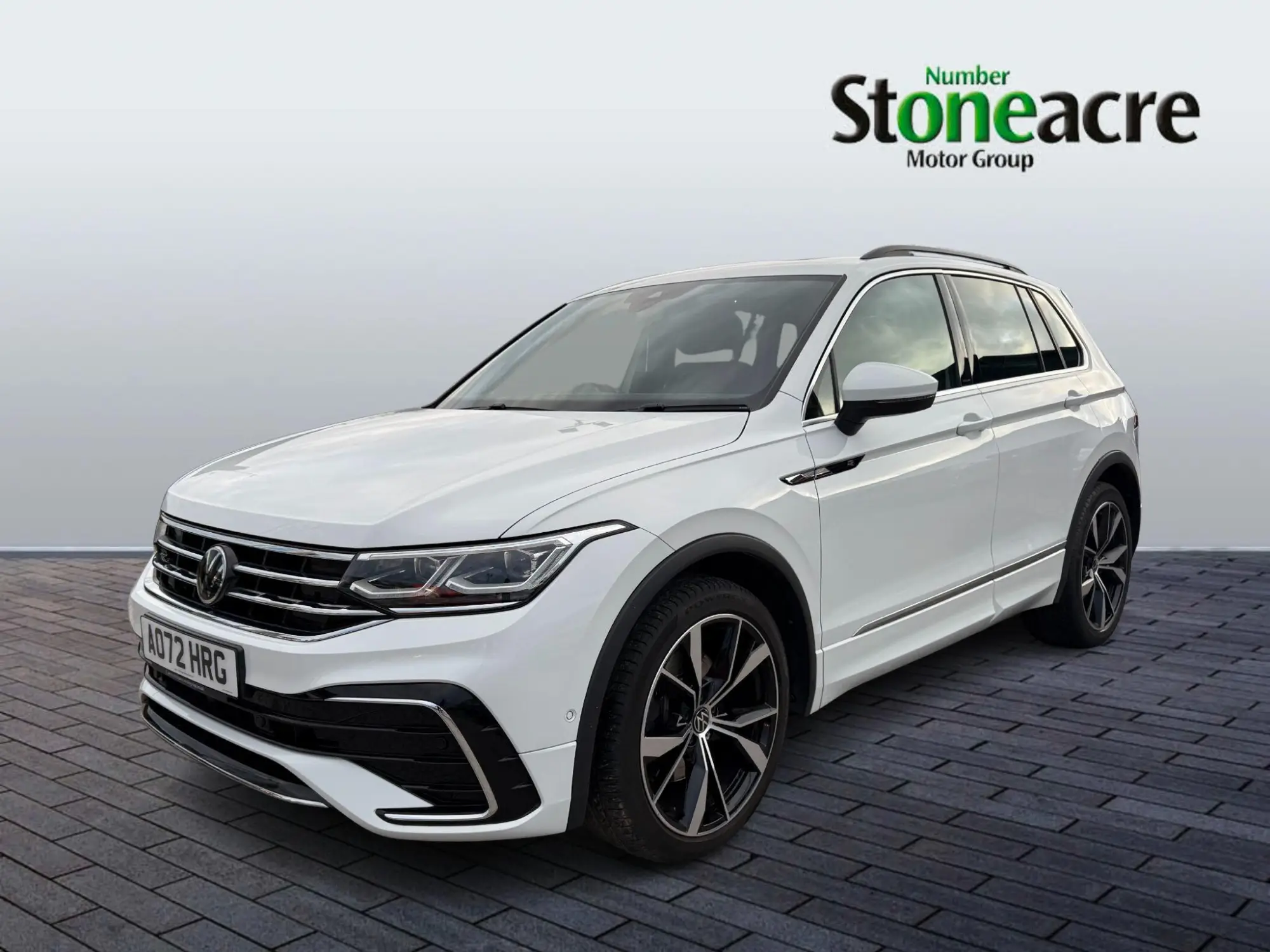 Volkswagen Tiguan 2.0 TSI R-Line DSG 4Motion Euro 6 (s/s) 5dr AO72HRG Image 3