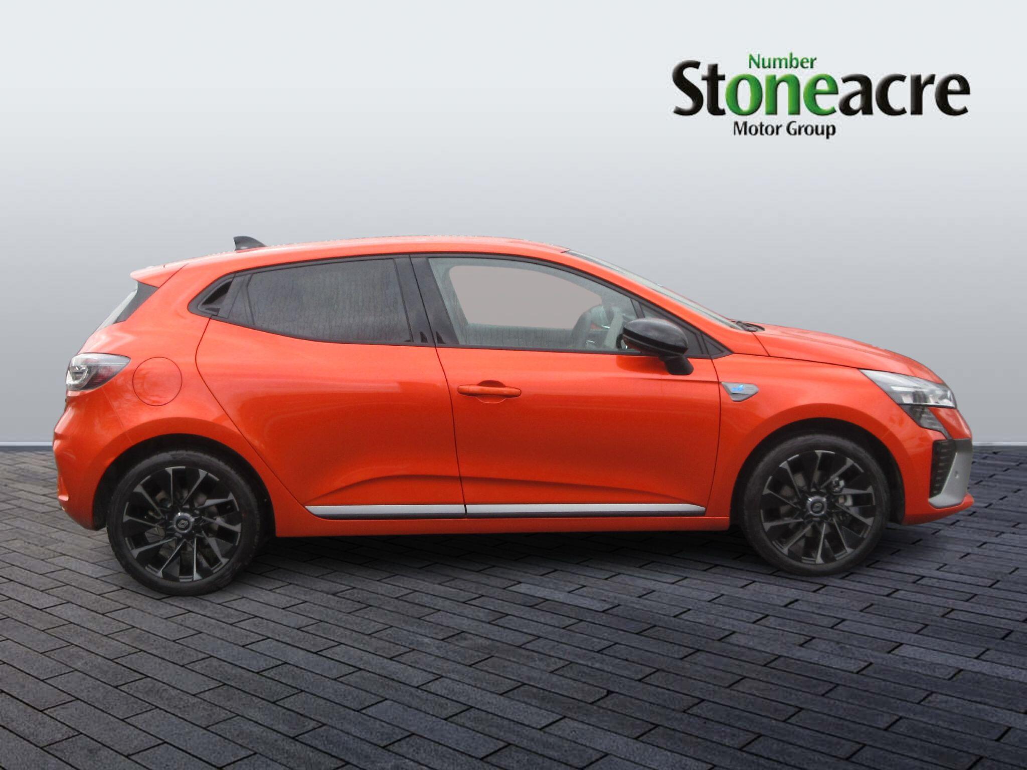 Renault Clio E-Tech 1.6 E-TECH esprit Alpine Auto Euro 6 (s/s) 5dr NV75MFF Image 2