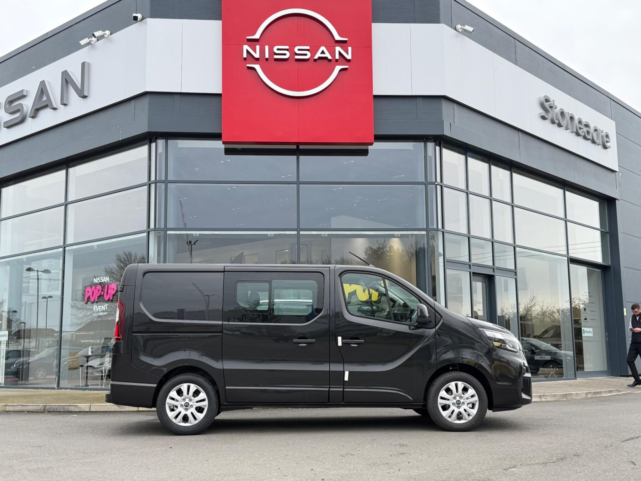 Nissan Primastar 2.0 dCi 30 Tekna Crew Van Auto L1 H1 Euro 6 (s/s) 6dr Image 2