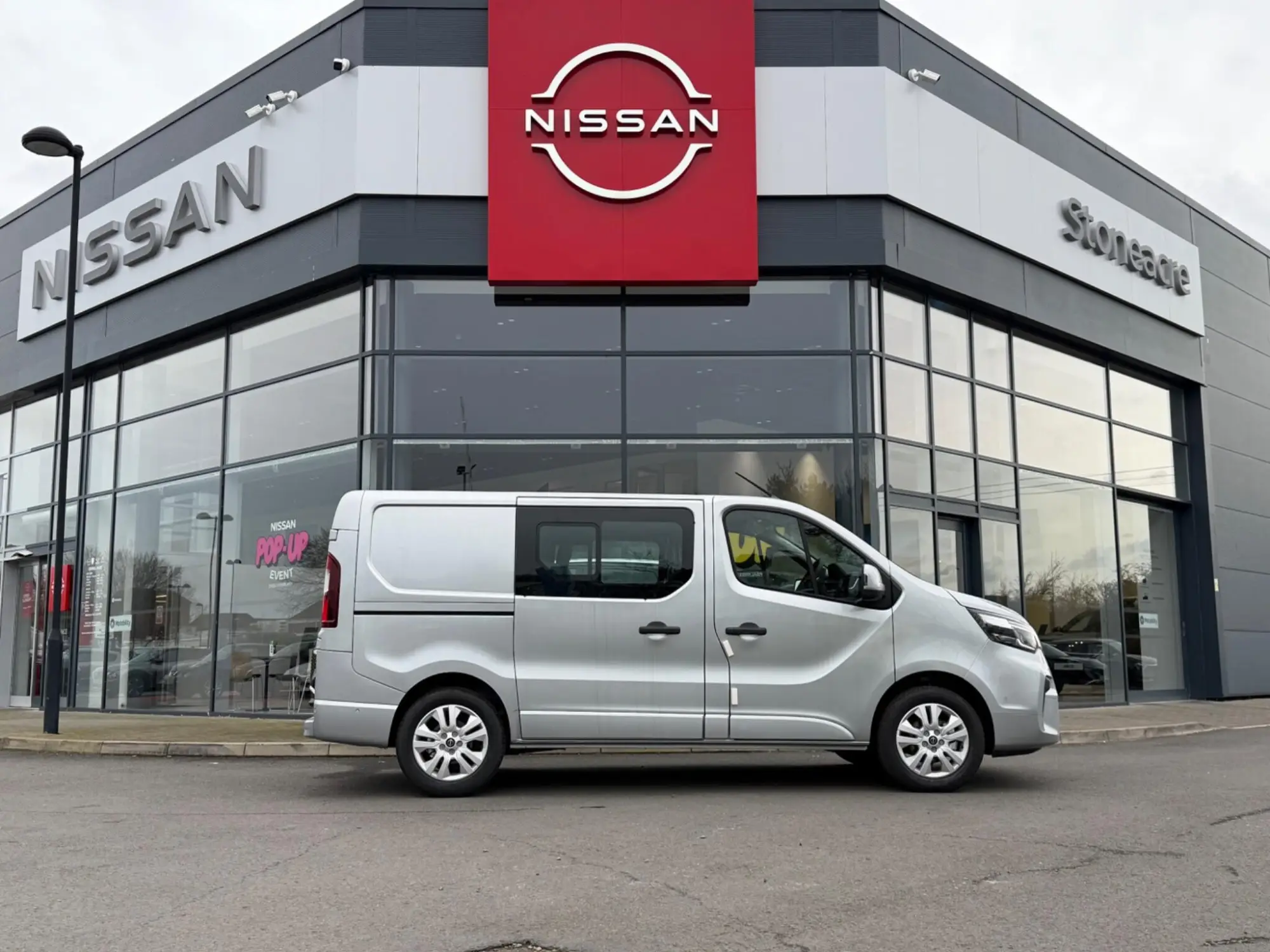 Nissan Primastar 2.0 dCi 30 Tekna Crew Van Auto L1 H1 Euro 6 (s/s) 6dr Image 2