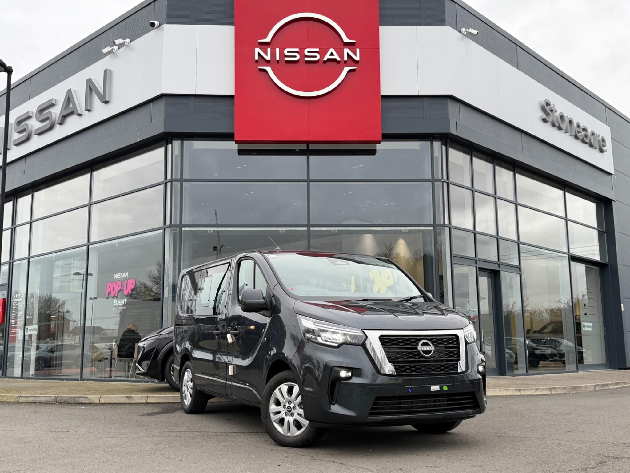 Nissan Primastar 2.0 dCi 30 Tekna Crew Van Auto L1 H1 Euro 6 (s/s) 6dr Image 1