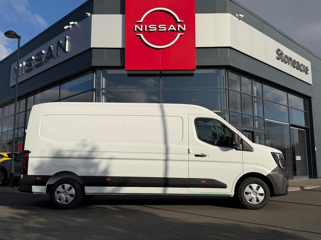 Nissan Interstar 2.0 dCi 35 Tekna Auto L3 H2 Euro 6 (s/s) 4dr Image 2